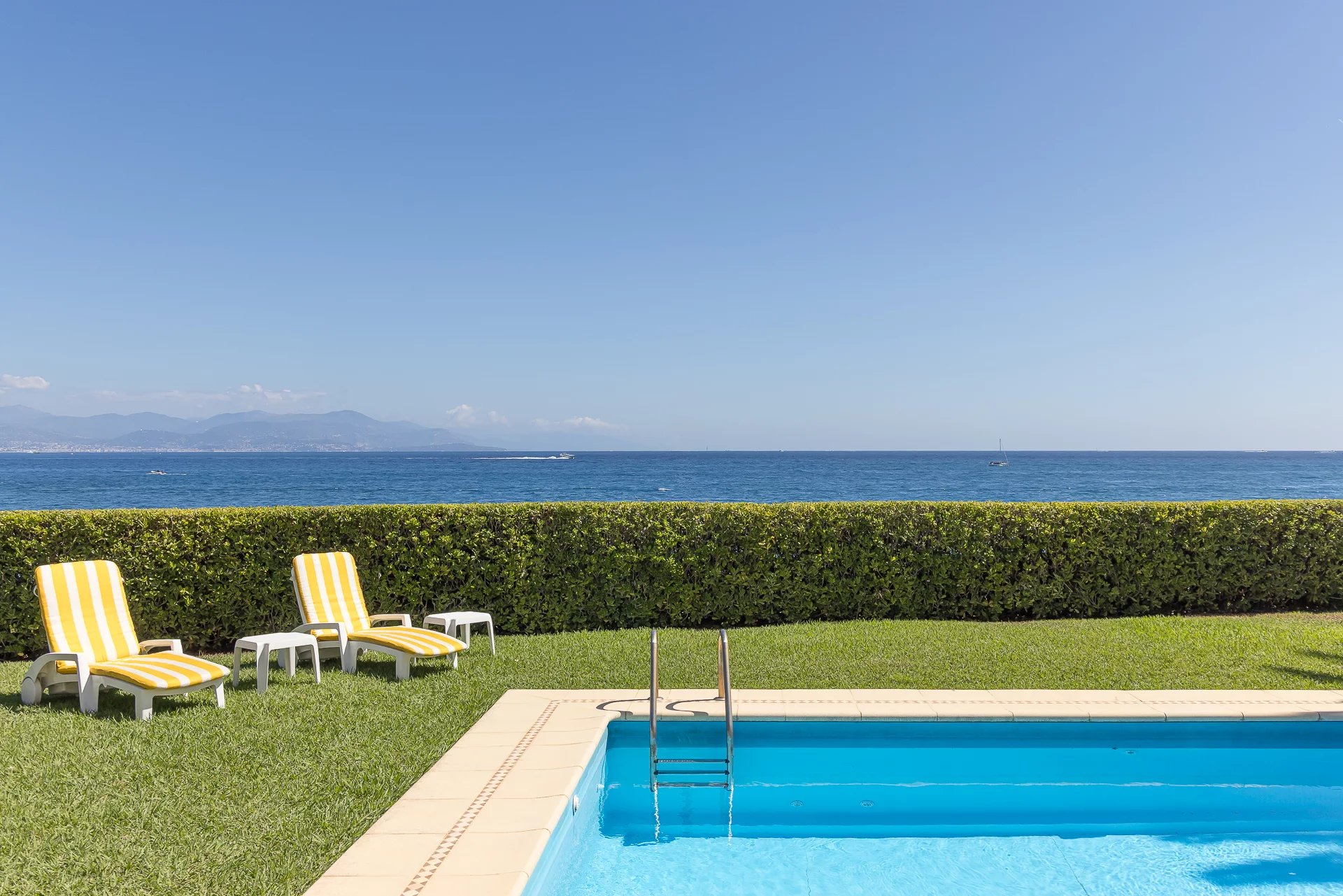 Sole Agent Cap d'Antibes - Exceptional Waterfront Villa – 180° Panoramic Sea & Mountain Views