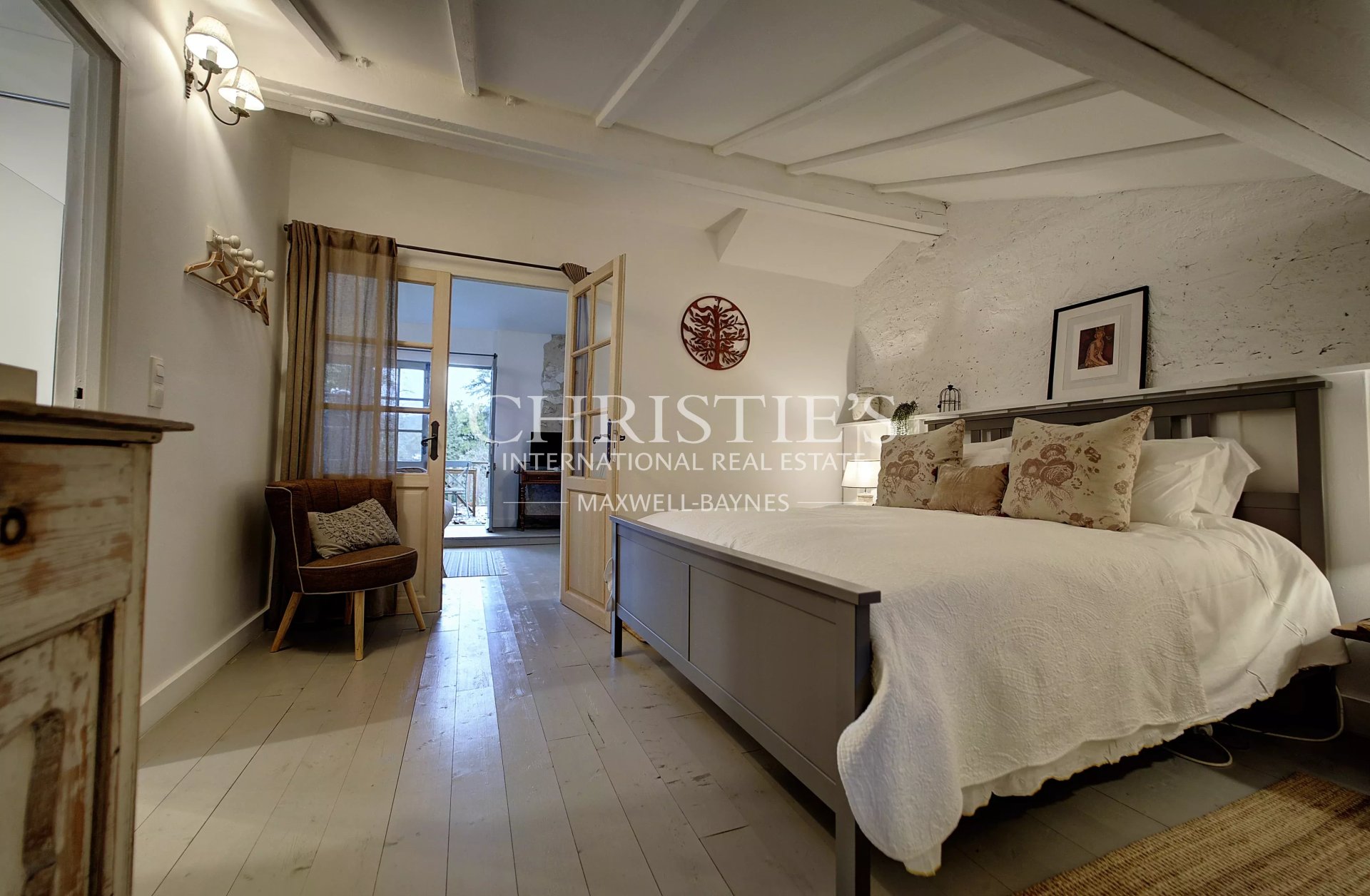 10 Bedroom Villa/Townhouse's Image 29