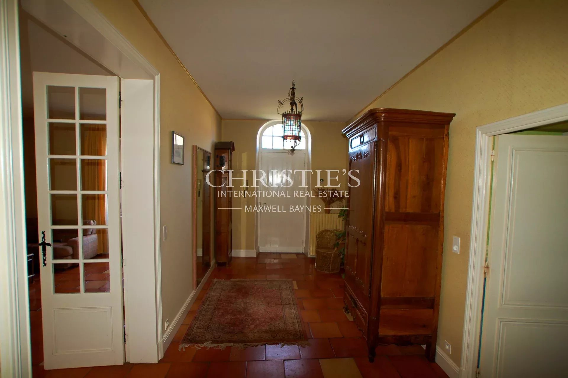 12 Bedroom Vineyard's Image 5