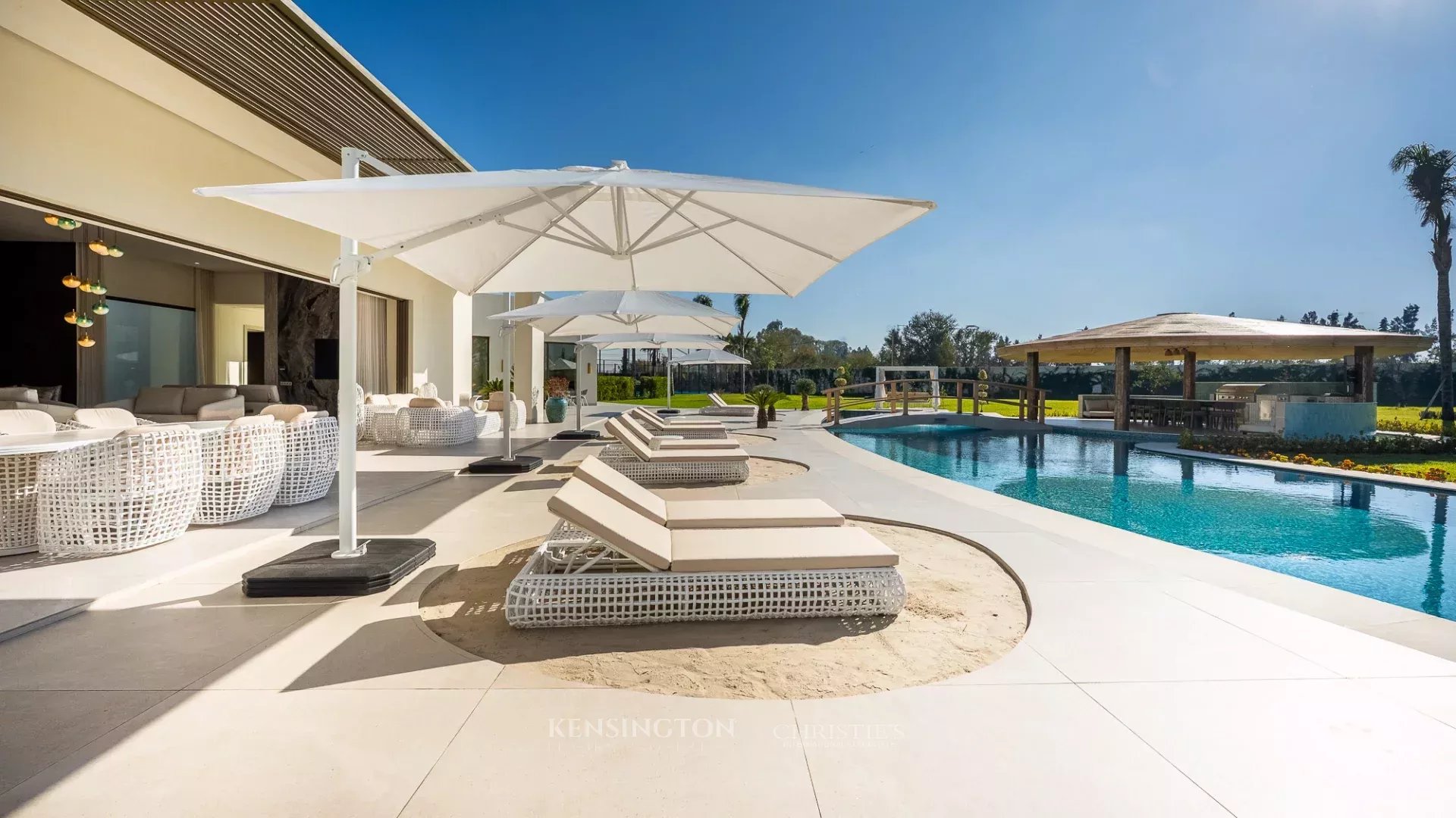 8 Bedroom Villa/Townhouse's Image 7