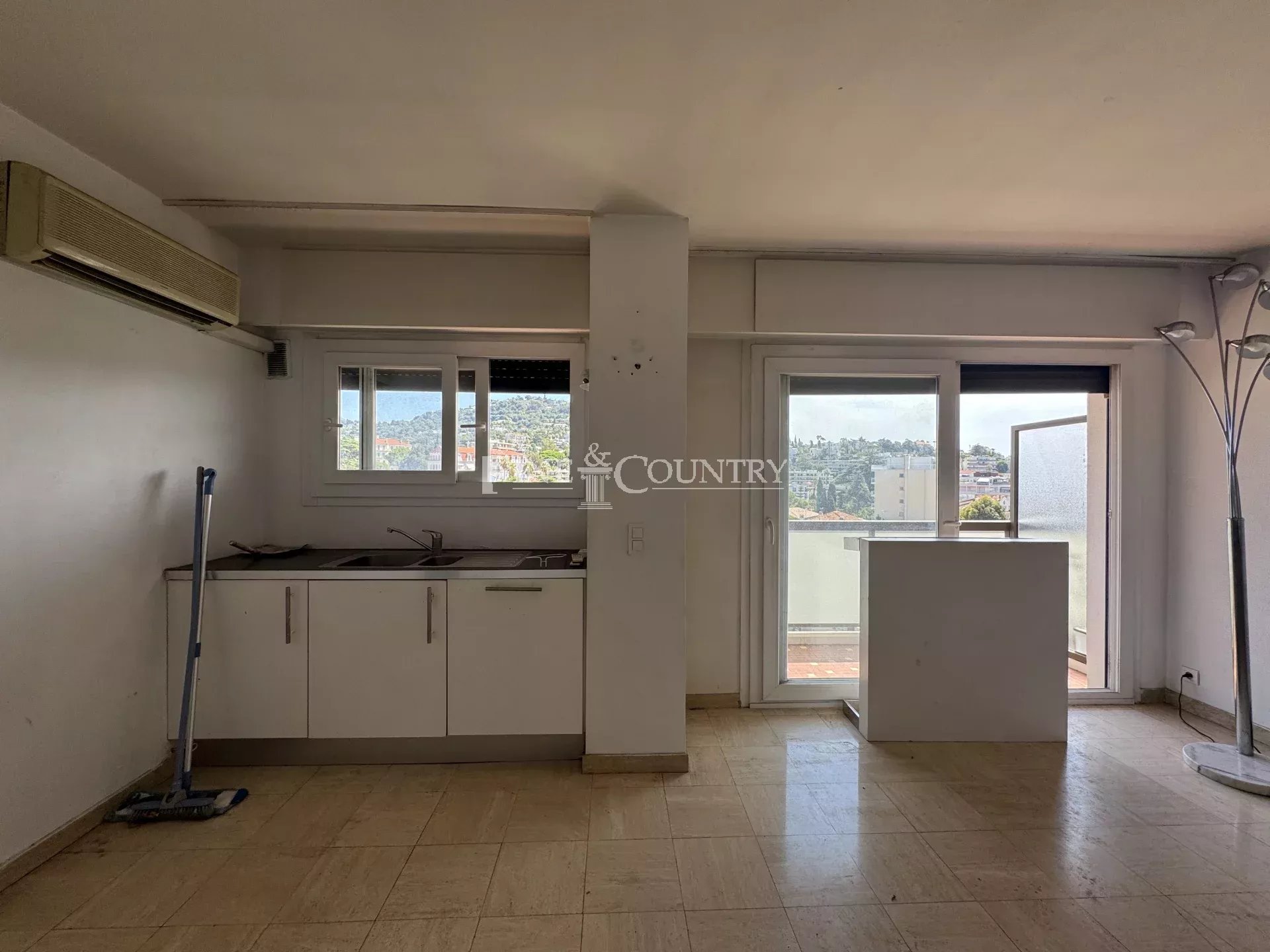 Photo of 1 BEDROOM APPARTEMENT FOR SALE CANNES BANANE