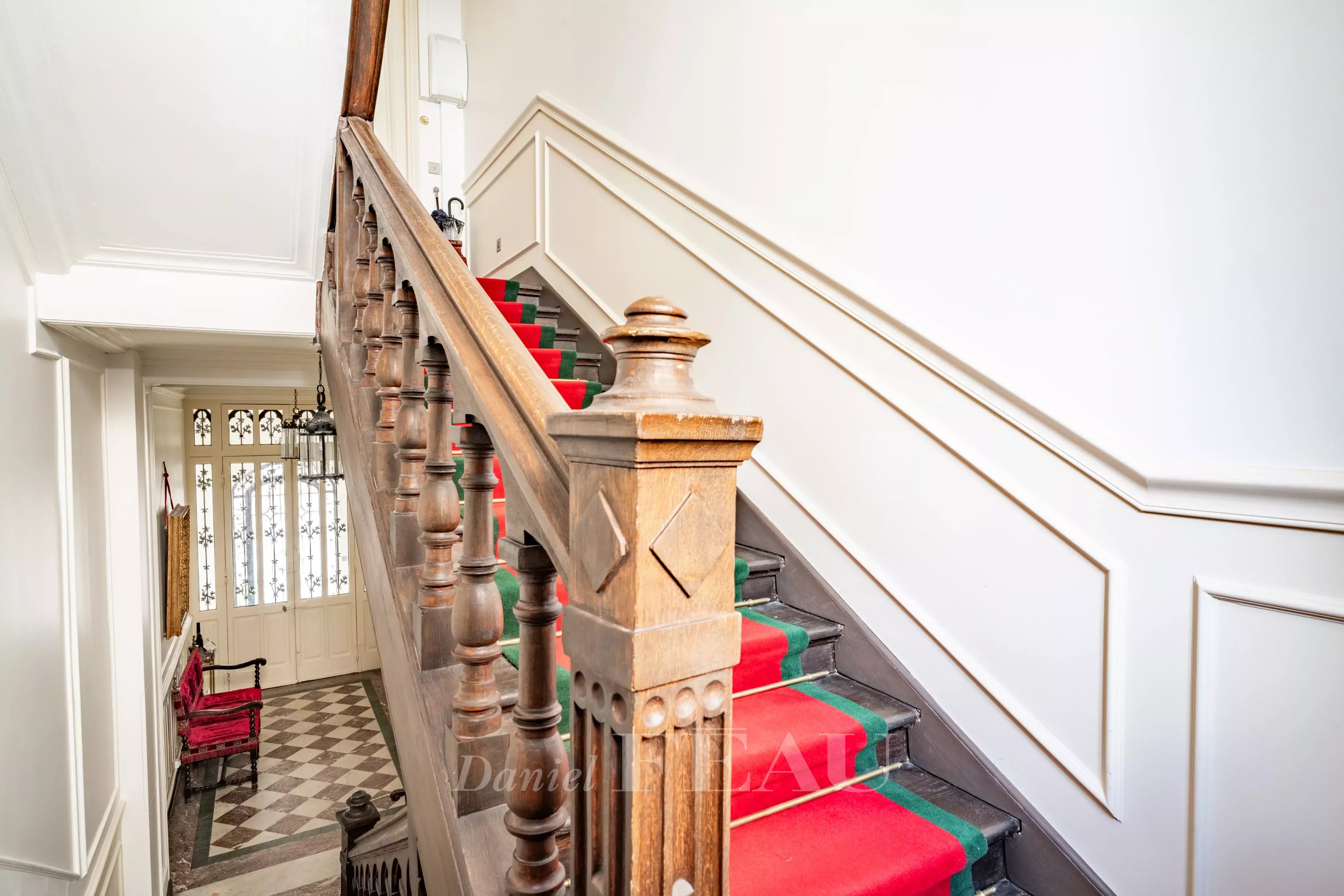 Sale Mansion Paris 16th