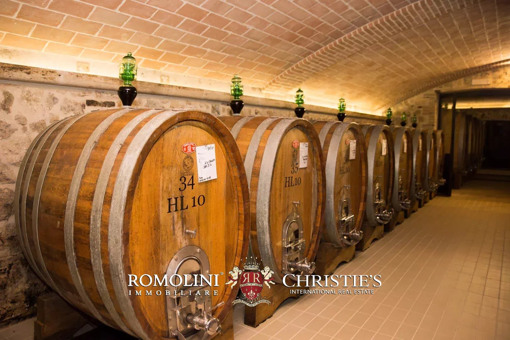 15 Bedroom Vineyard's Image 72