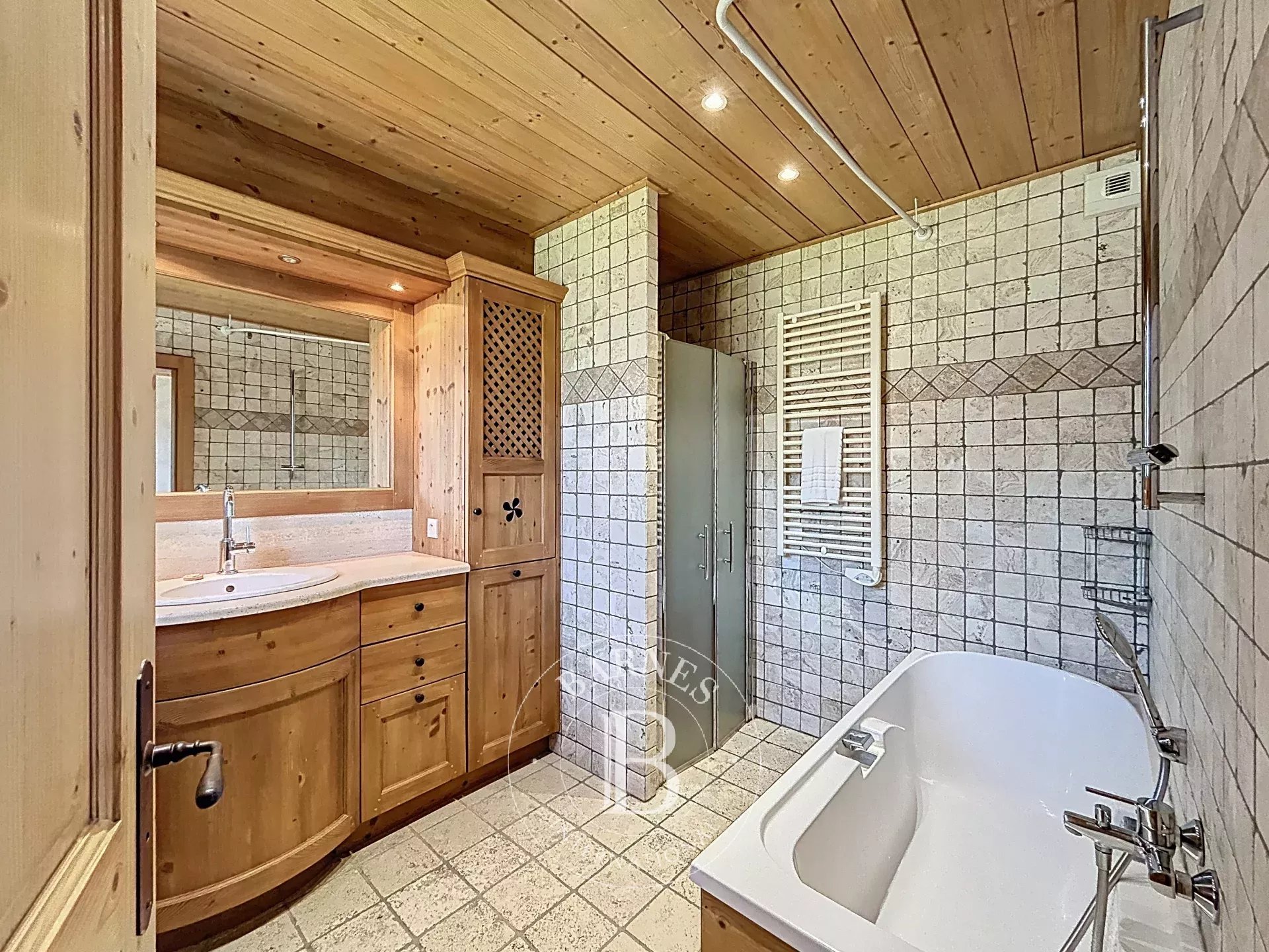 Photo of Les Gets – Ski-in/Ski-out property with 3 units