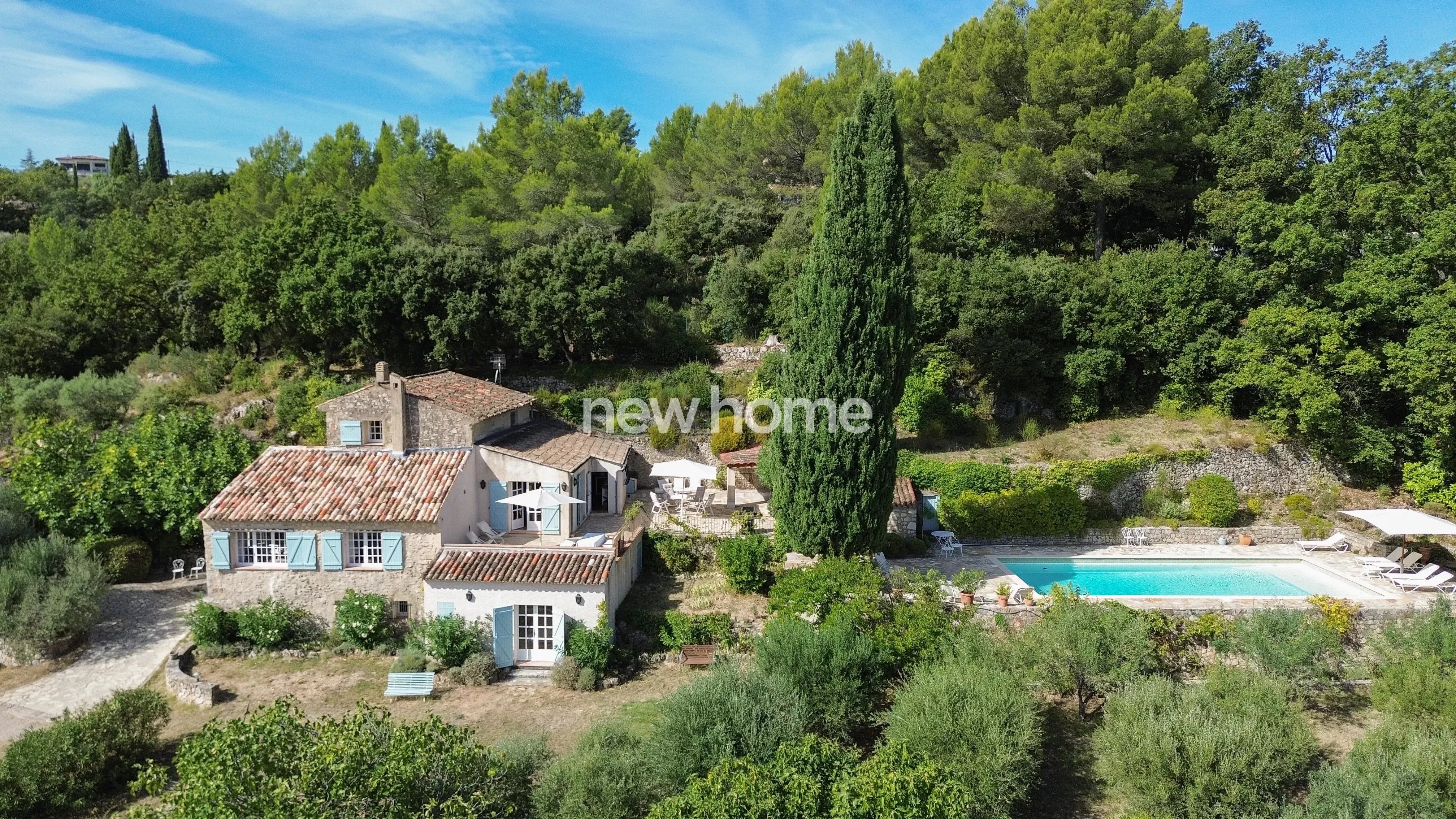 Superbe bastide ancienne en pierre près du charmant village de Flayosc