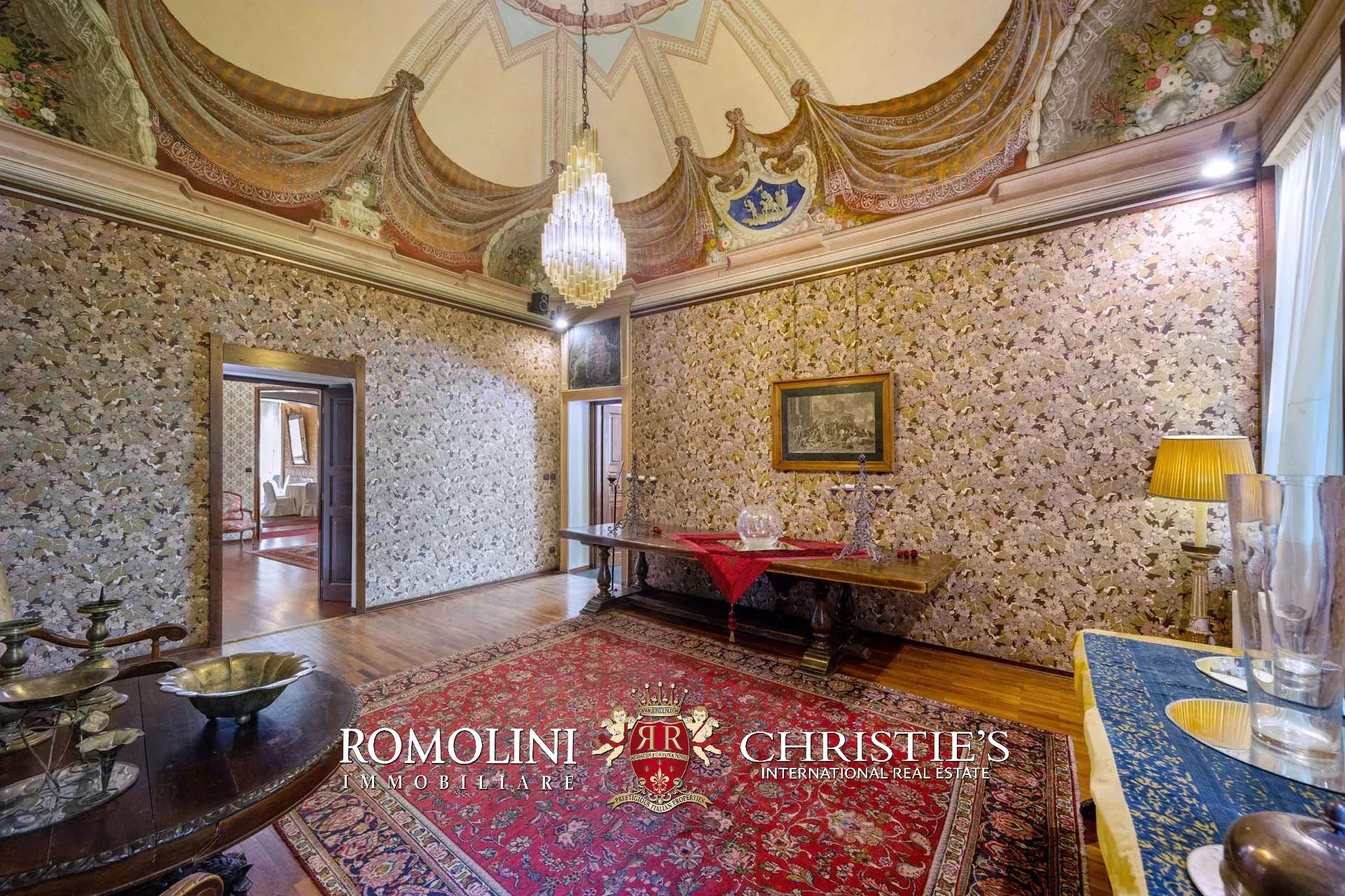 10 Bedroom Chateau's Image 33