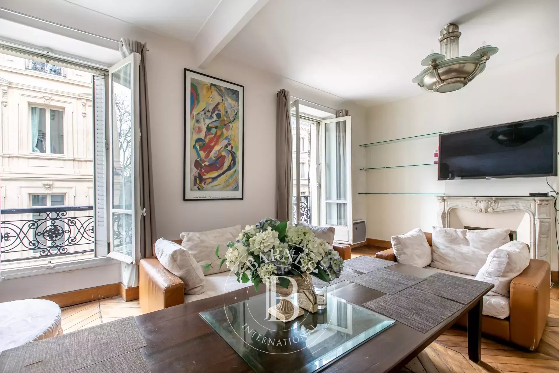 Paris 75017- Arc de Triomphe - Wagram - 2-bedroom apartment - Exclusive