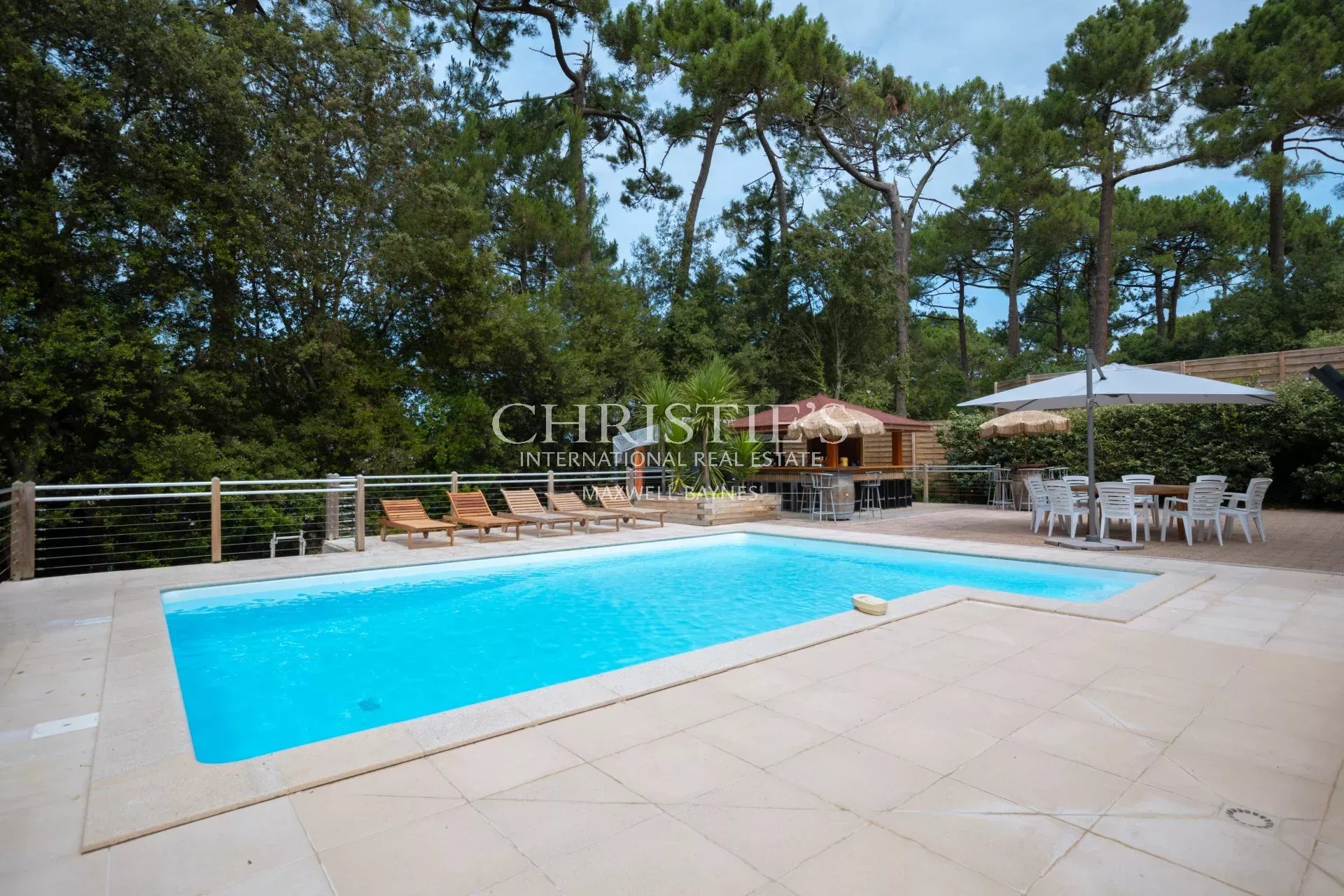 5 Bedroom Villa/Townhouse's Image 4