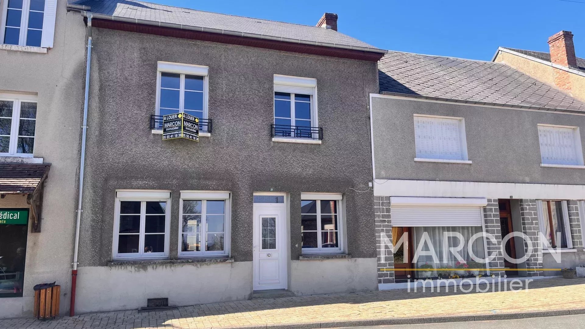 Maison de bourg F4 à BUSSIERE-DUNOISE
