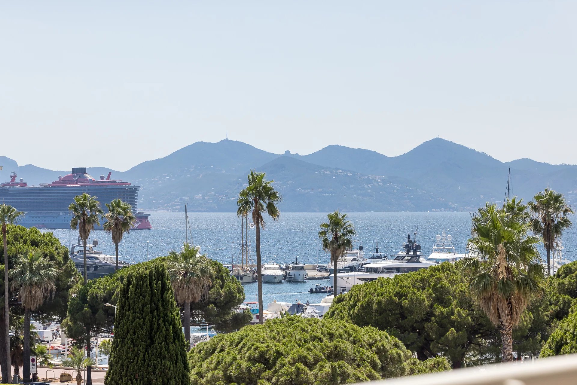 Sale Apartment Cannes Pointe Croisette