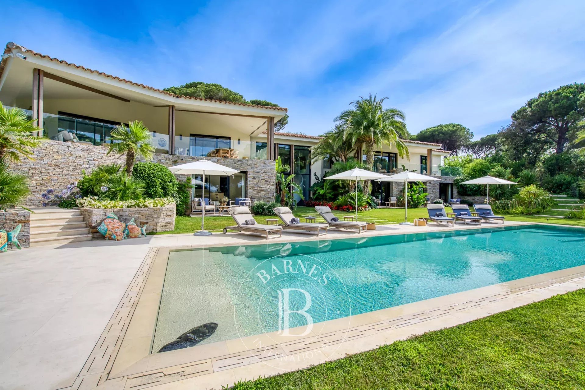 Villa Saint-Tropez  -  ref 83002978 (picture 1)