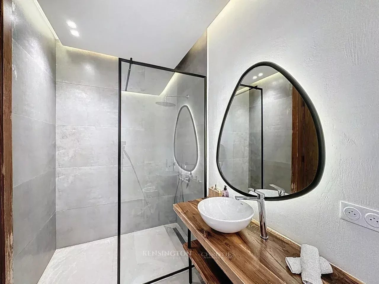 4 Bedroom Villa/Townhouse's Image 20