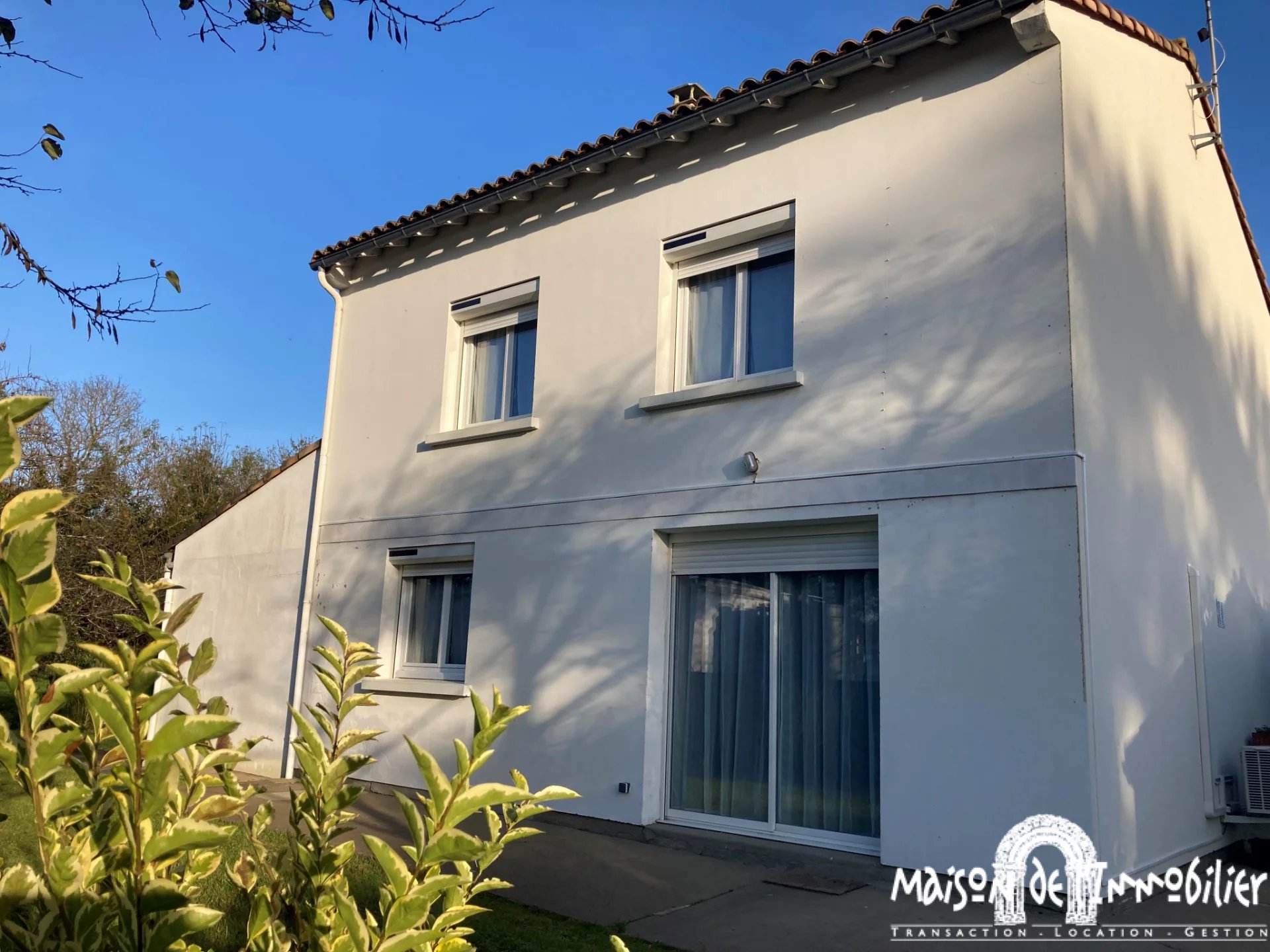 A VENDRE MAISON DES SIXTIES, A 15MN AU SUD DE ROYAN - 4 PIEC