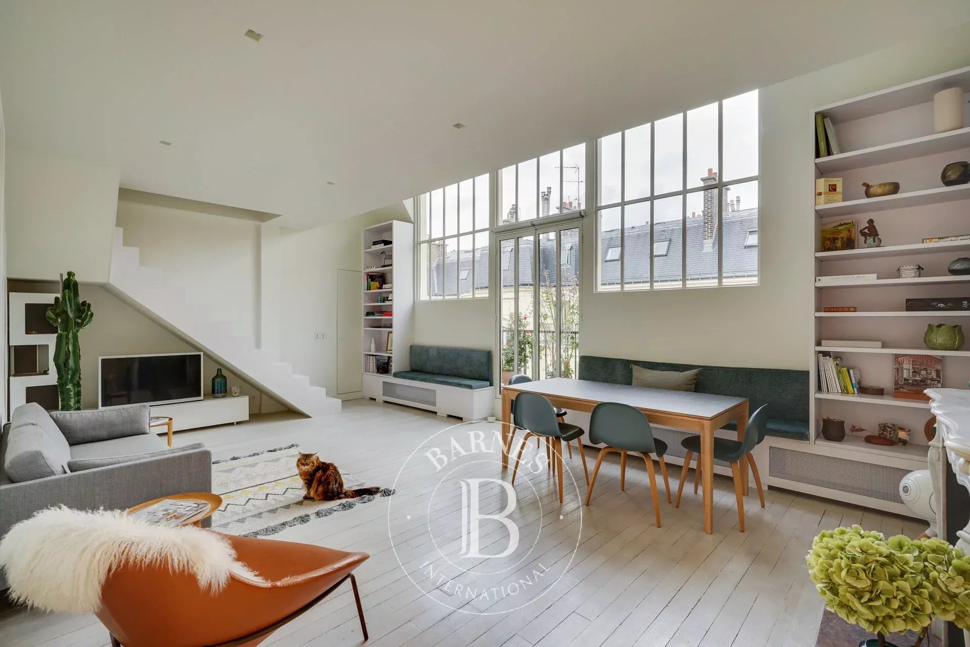 Paris 6 - Cherche-Midi - sole agent - top floor workshop - 3 bedrooms