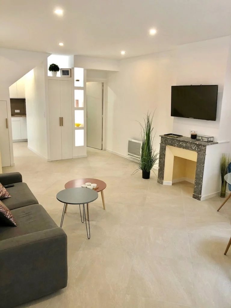 BORDEAUX SAINT PAUL - APPARTEMENT T3 EN DUPLEX AU DERNIER ETAGE