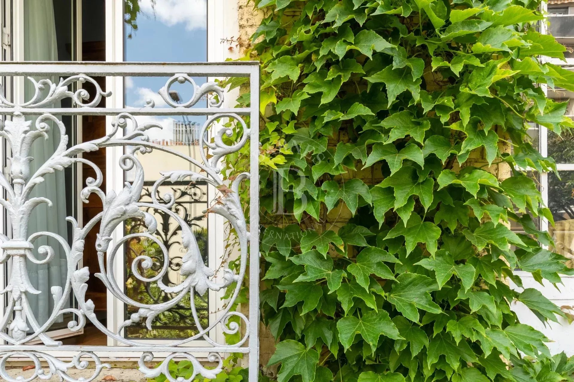 Ev Vanves - picture 17