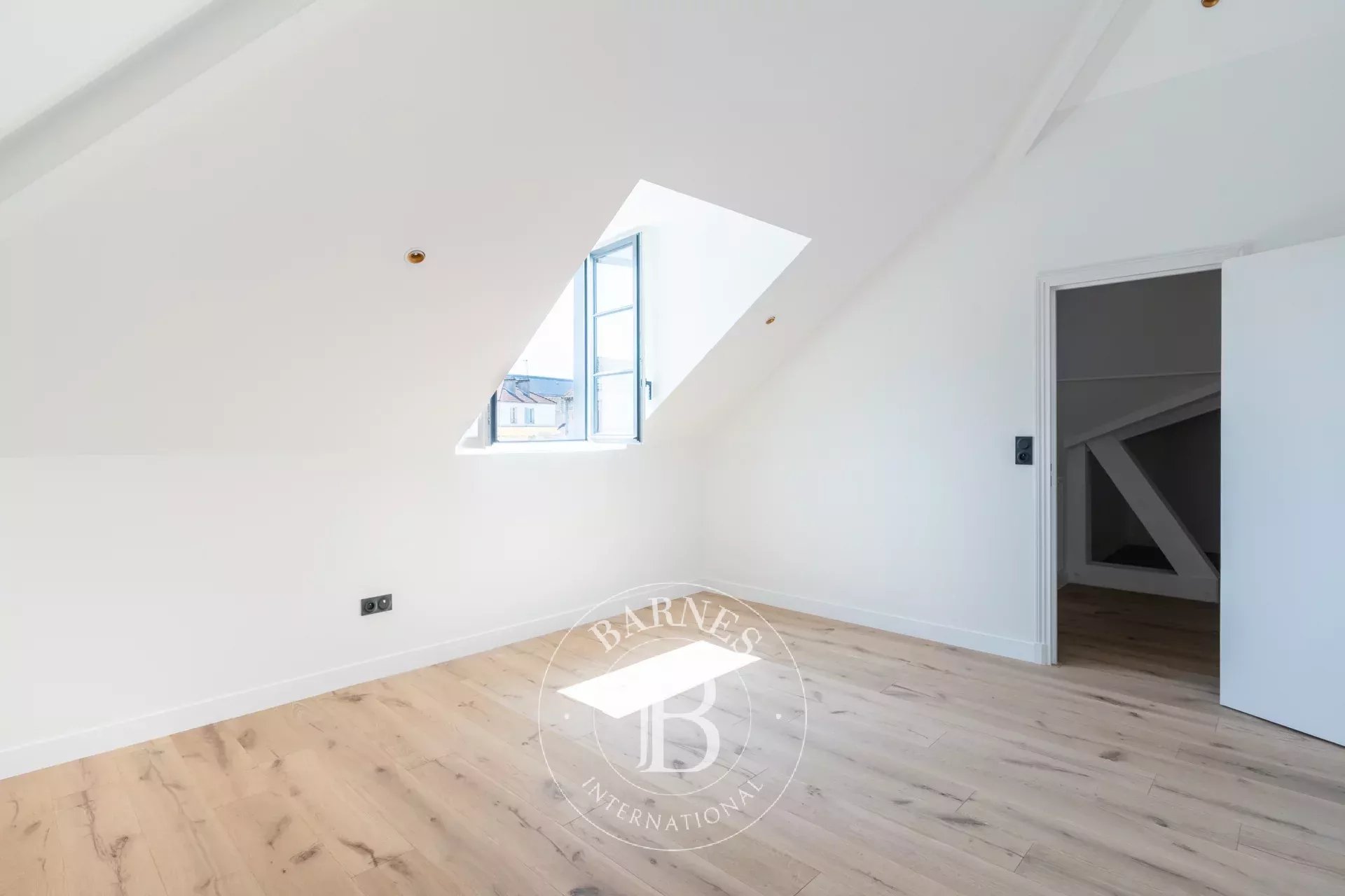 Saint-Germain-en-Laye  - Appartement 5 Pi&egrave;ces 3 Chambres - picture 12