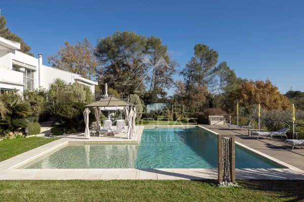 Valbonne Luxurious Villa for sale with Jacuzzi and Guest House — photo 4