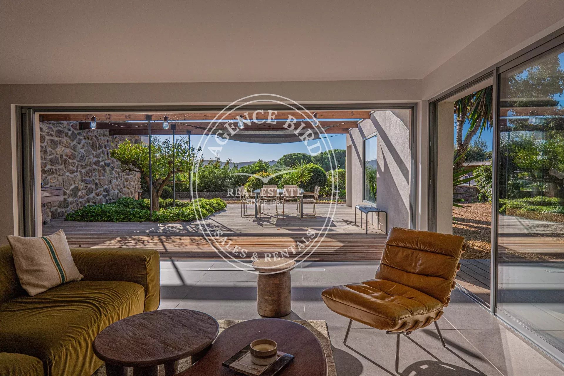 Grimaud – Contemporary villa with private beach access