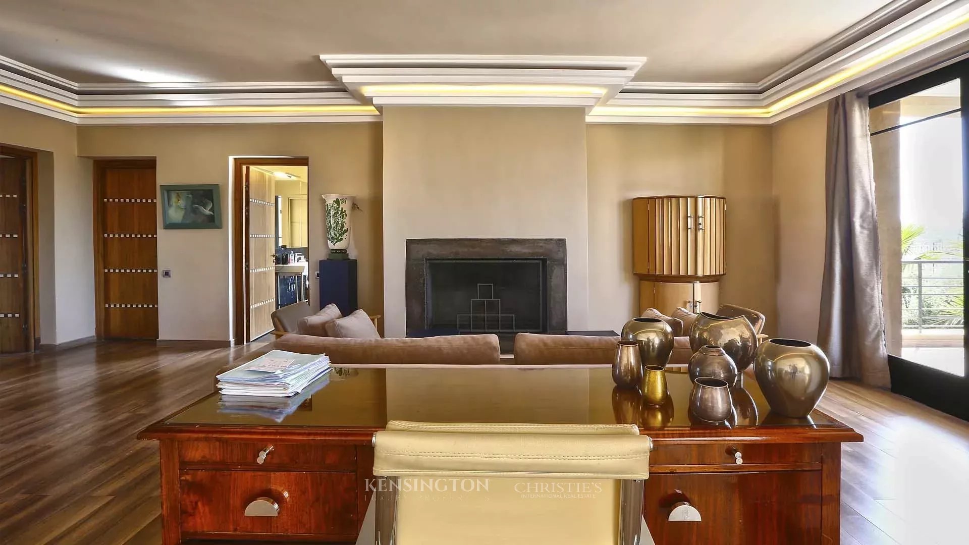 8 Bedroom Villa/Townhouse's Image 16