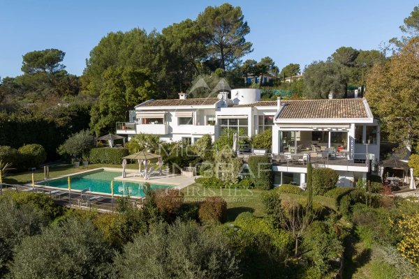 Valbonne Luxurious Villa for sale with Jacuzzi and Guest House — photo 3