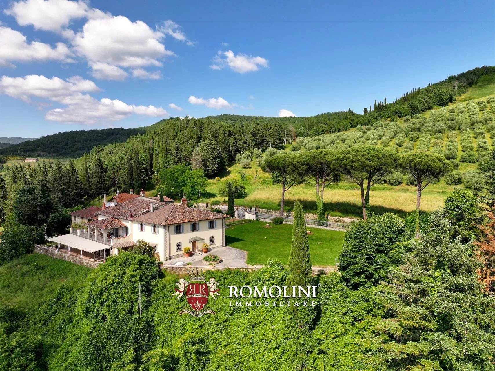 34 Bedroom Vineyard's Image 19