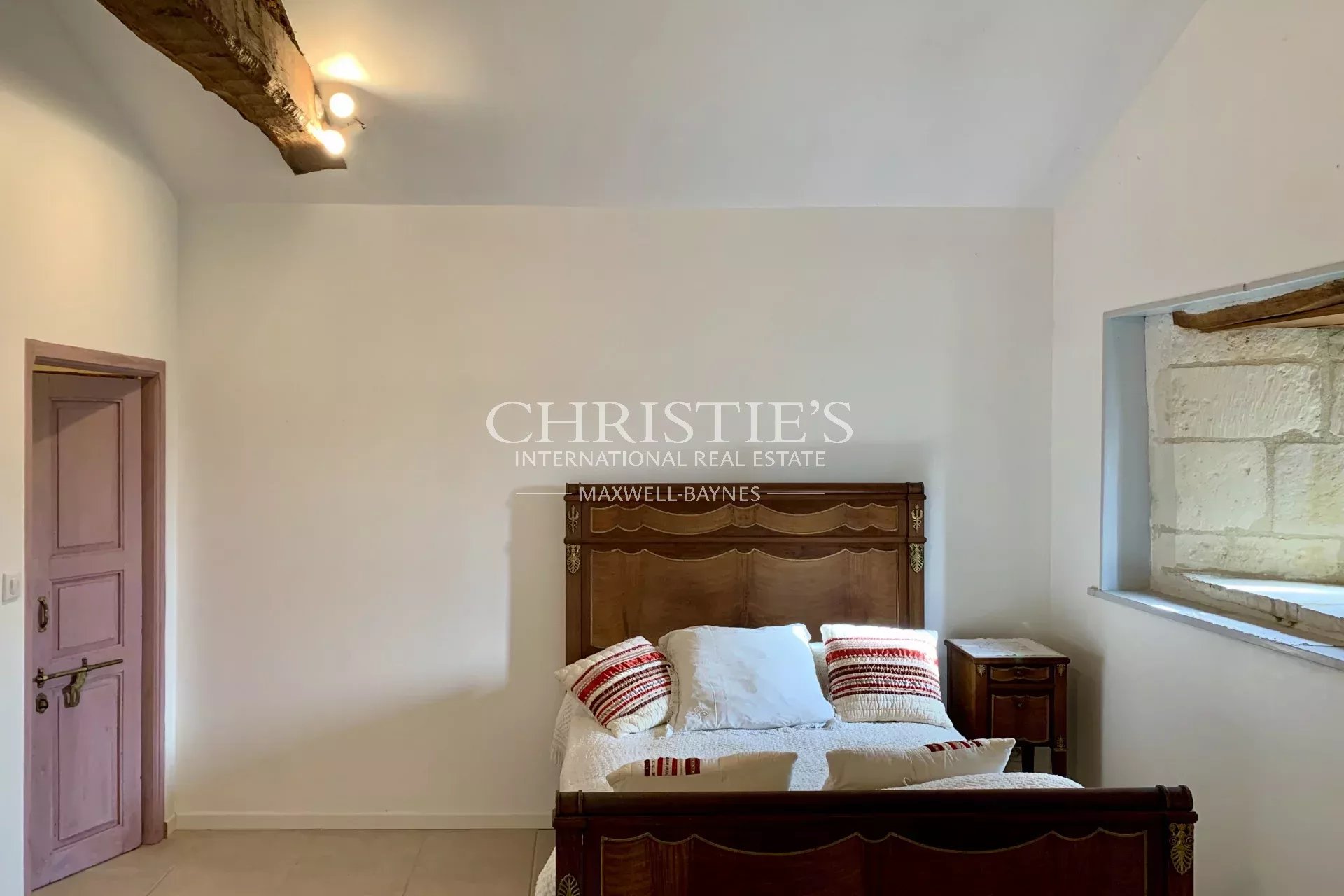 7 Bedroom Villa/Townhouse's Image 54