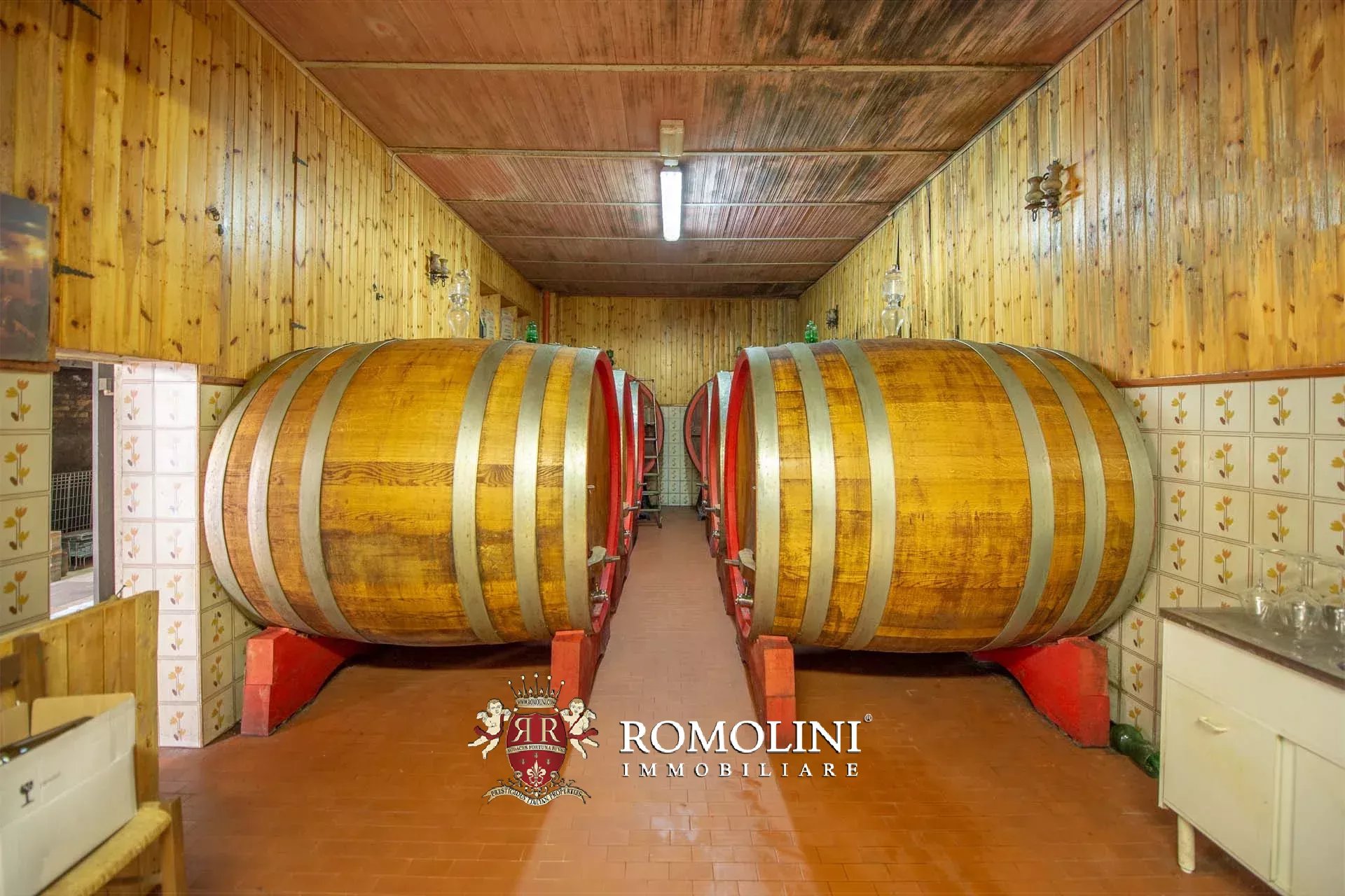 2 Bedroom Vineyard's Image 20