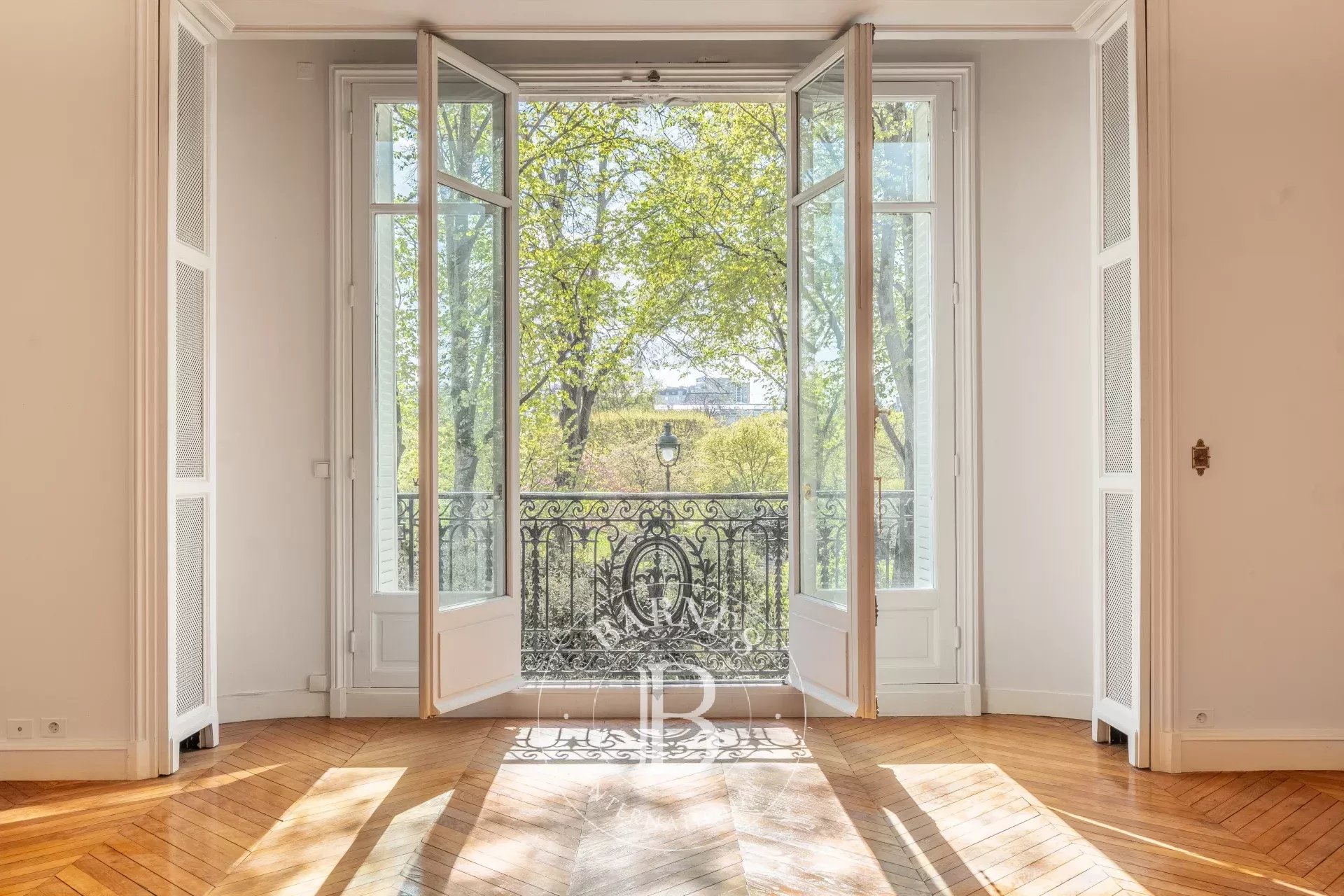 Appartement Paris 75007  -  ref 86848217 (picture 1)