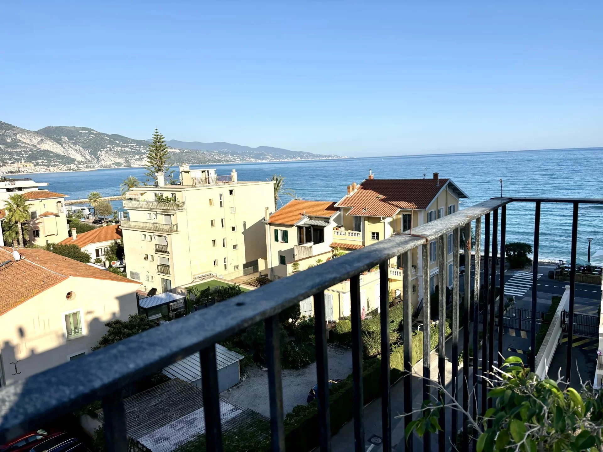 VIAGER à ROQUEBRUNE CAP MARTIN,  APPARTEMENT 2 PIECES CAVE TOIT-TERRASSE 2 GARAGES