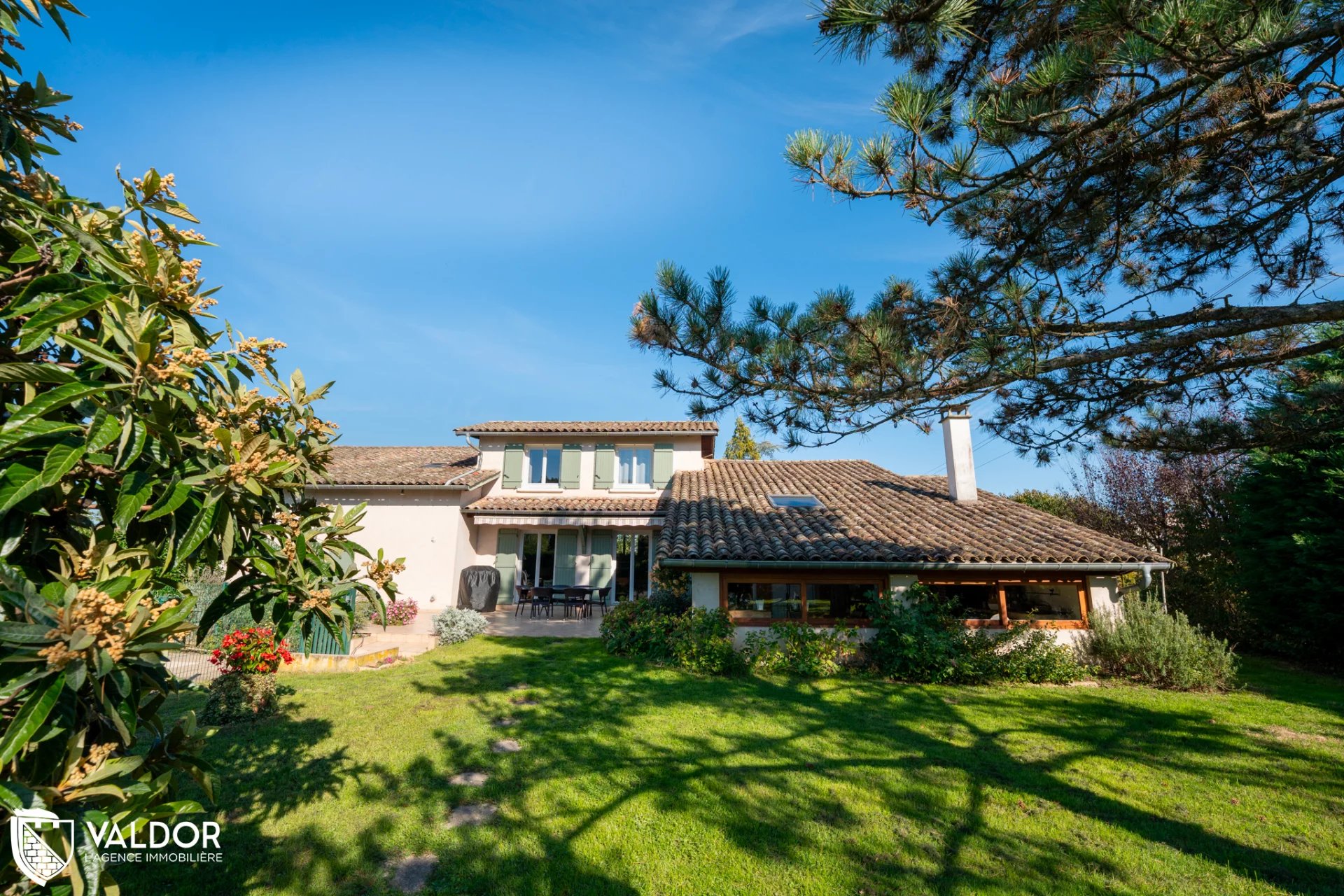 🌿 Maison familiale spacieuse avec dépendances et grand terrain – Saint-Lager / Cercié (69220)