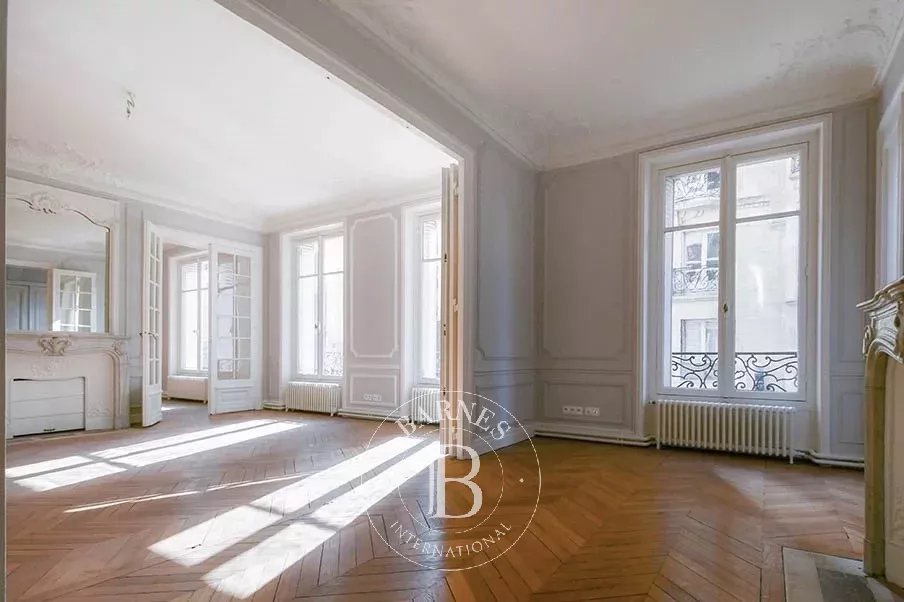 Apartment Paris 75007  -  ref 2860609 (picture 1)