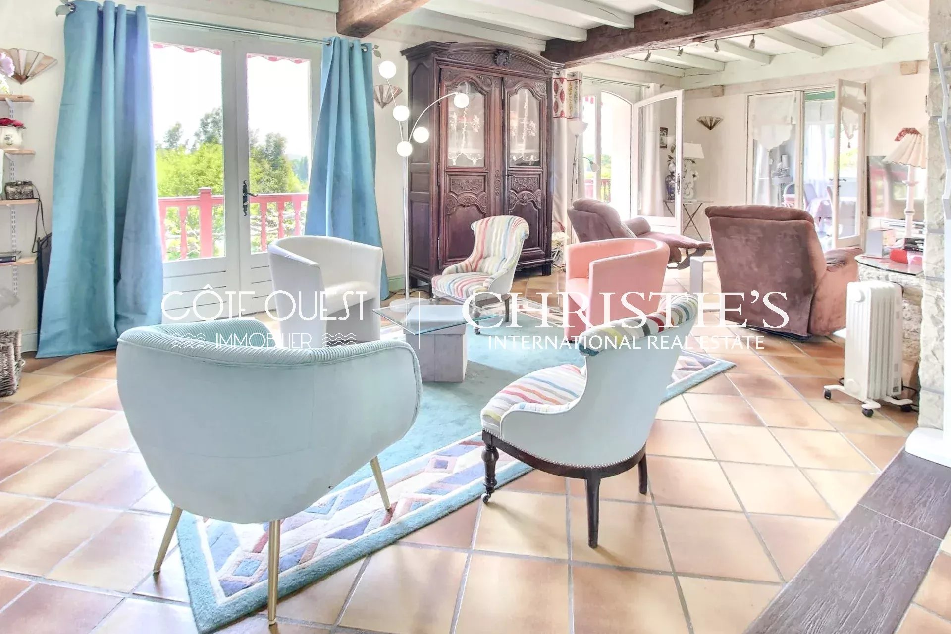5 Bedroom Villa/Townhouse's Image 8