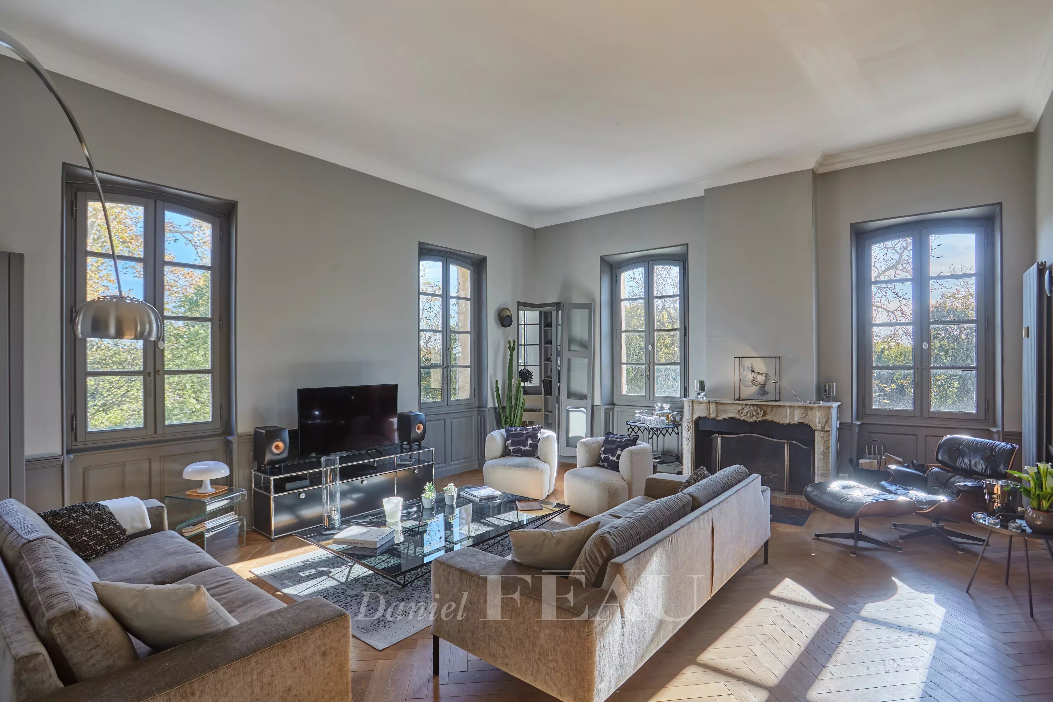 Aix en Provence – A 2-bed apartment in a chateau