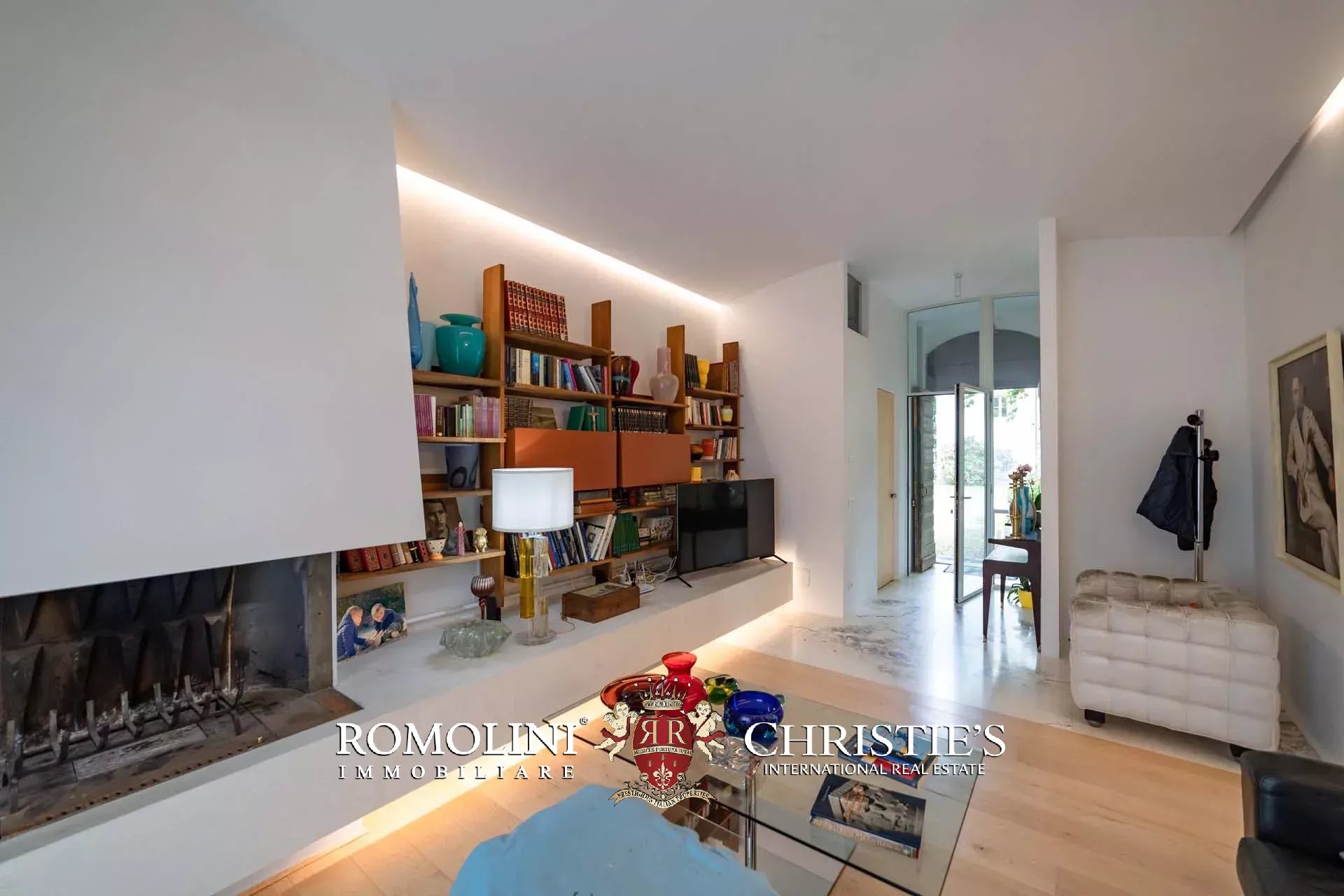 11 Bedroom Villa/Townhouse's Image 48