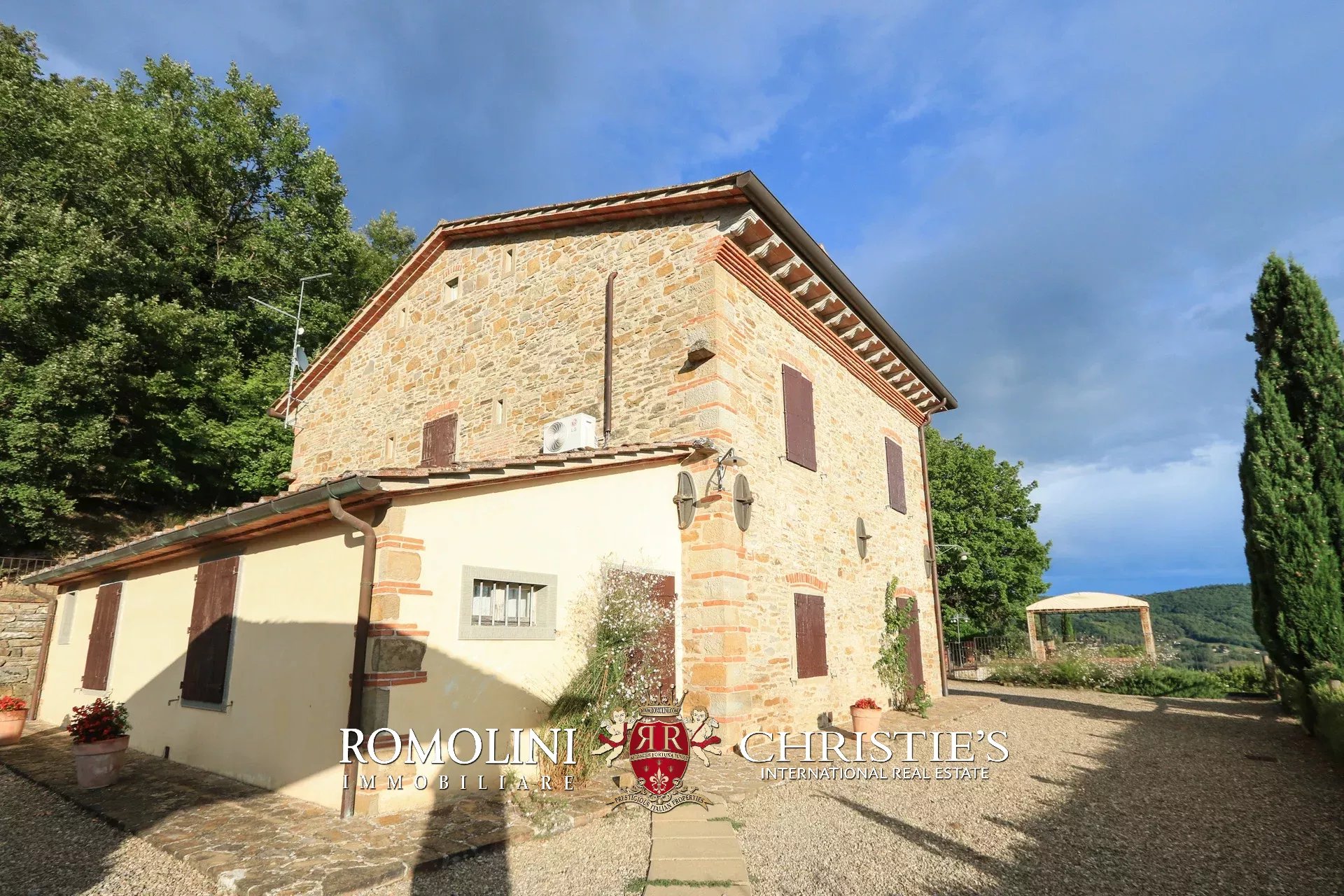 6 Bedroom Villa/Townhouse's Image 29