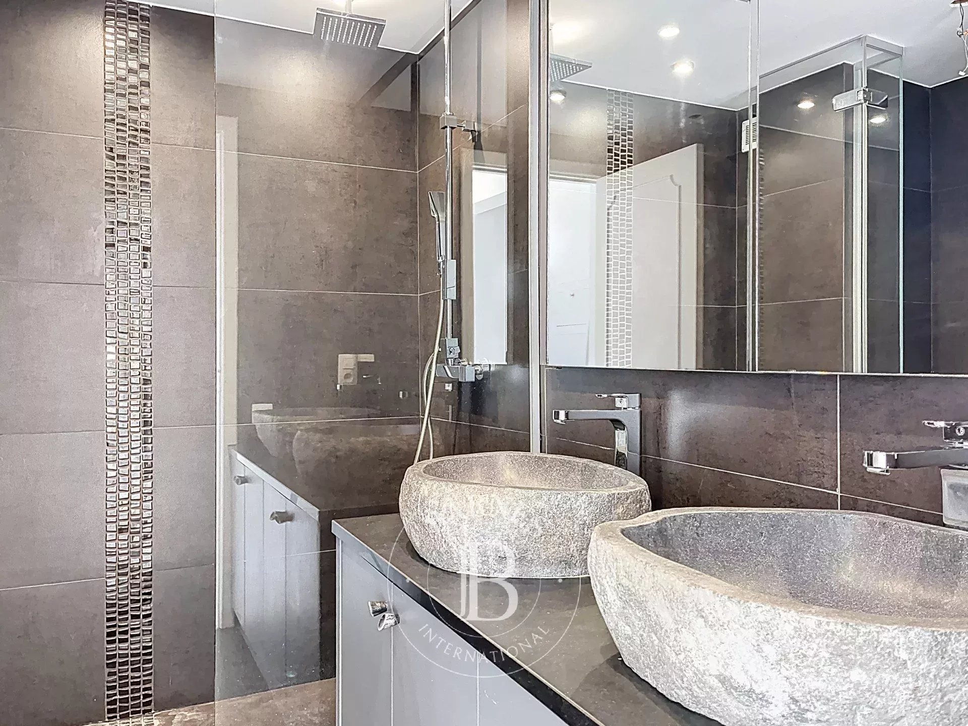 Bois de la Cambre - 4bedroom apartment + terrace + parking lot