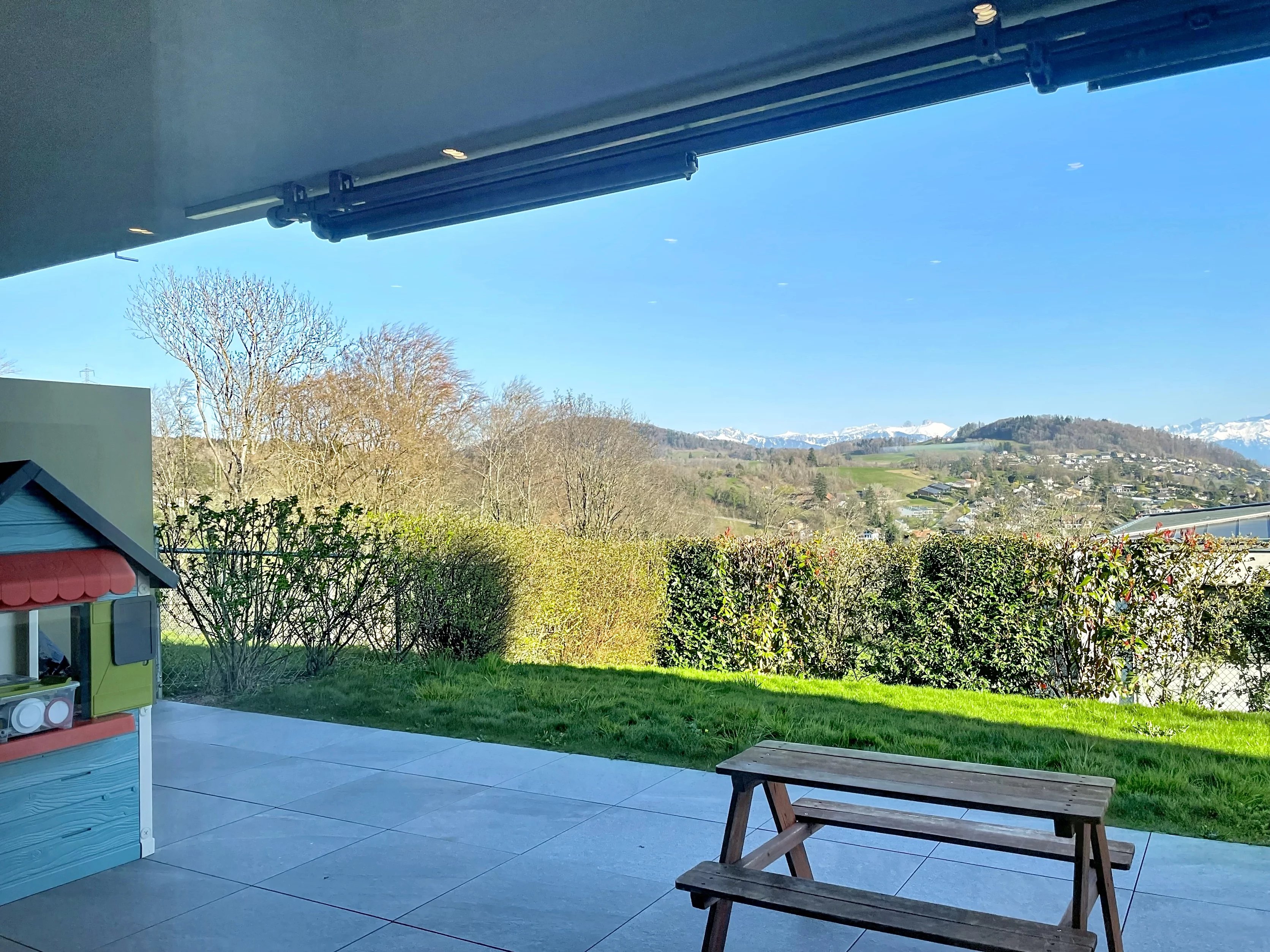 4,5p ensoleillé avec jardin et vue