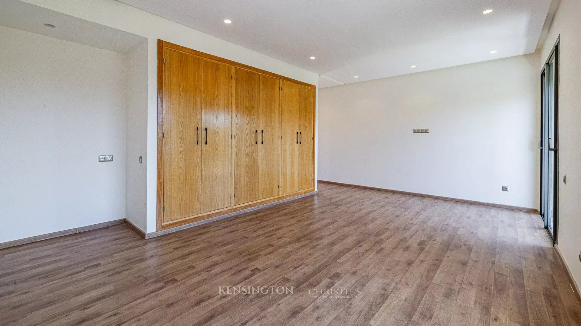 4 Bedroom Villa/Townhouse's Image 32