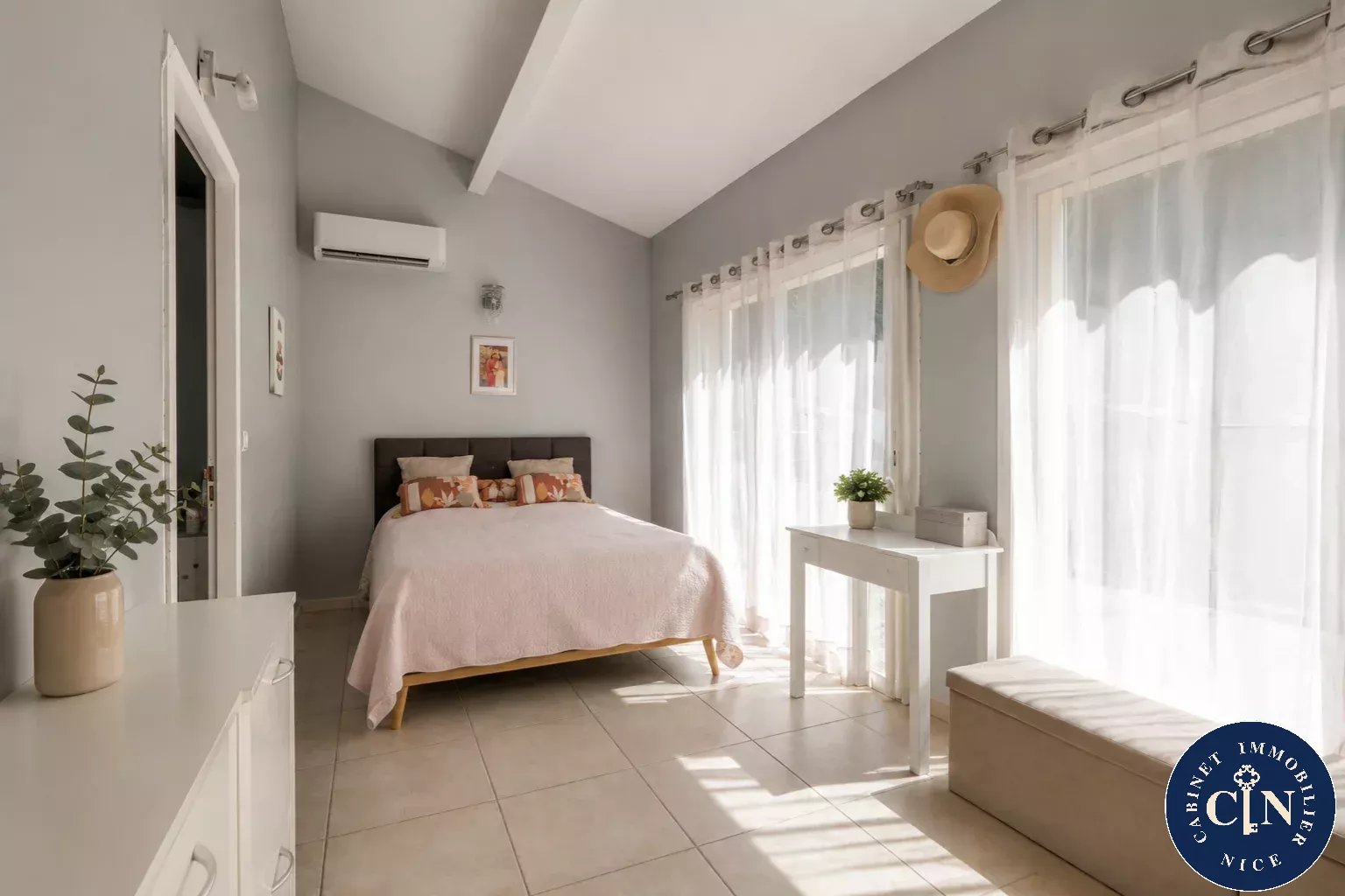 Villa 7 pièces 240 m² - Piscine chauffée vue dégagée - Contes — photo 8