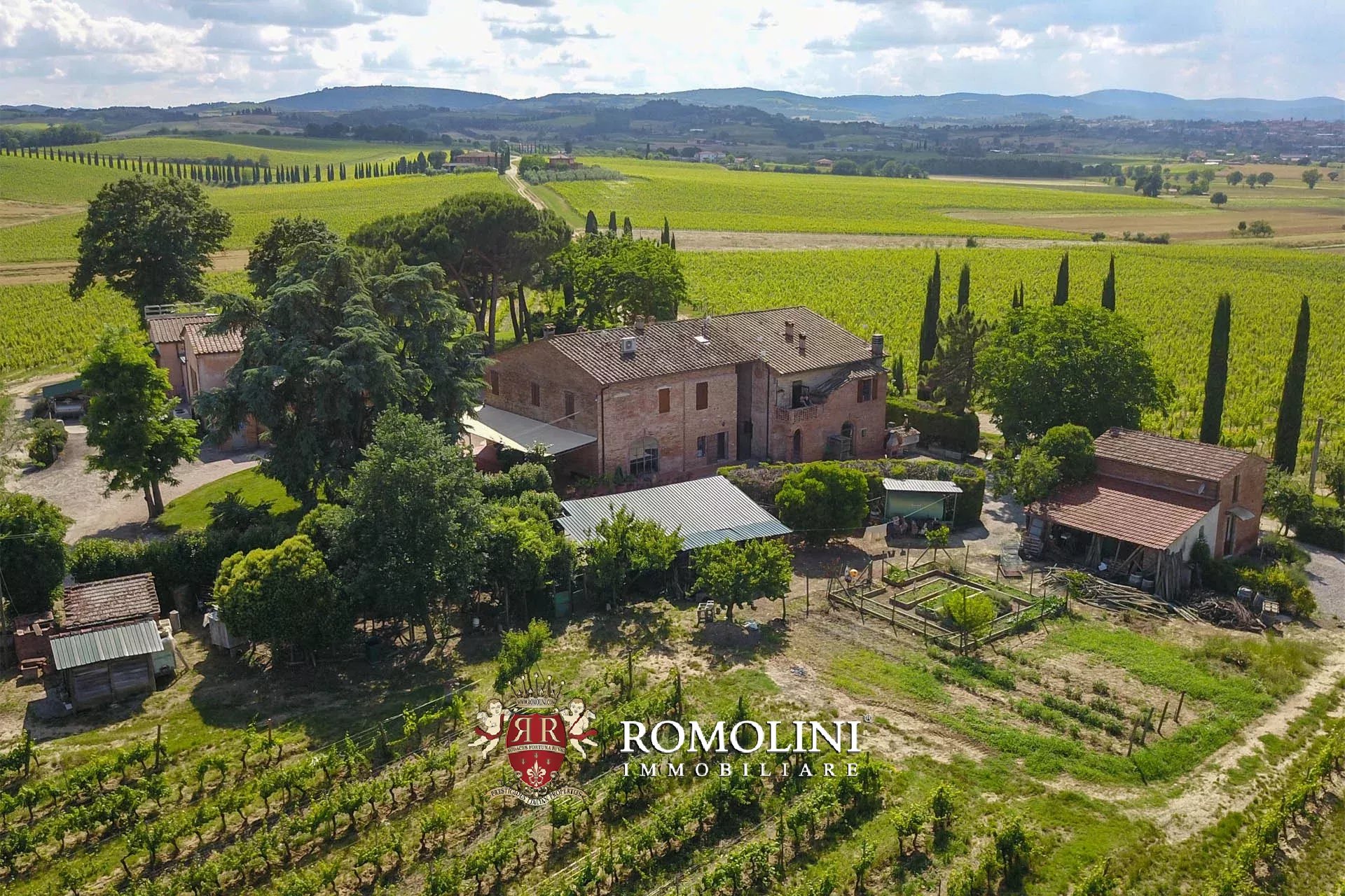 34 Bedroom Vineyard's Image 25