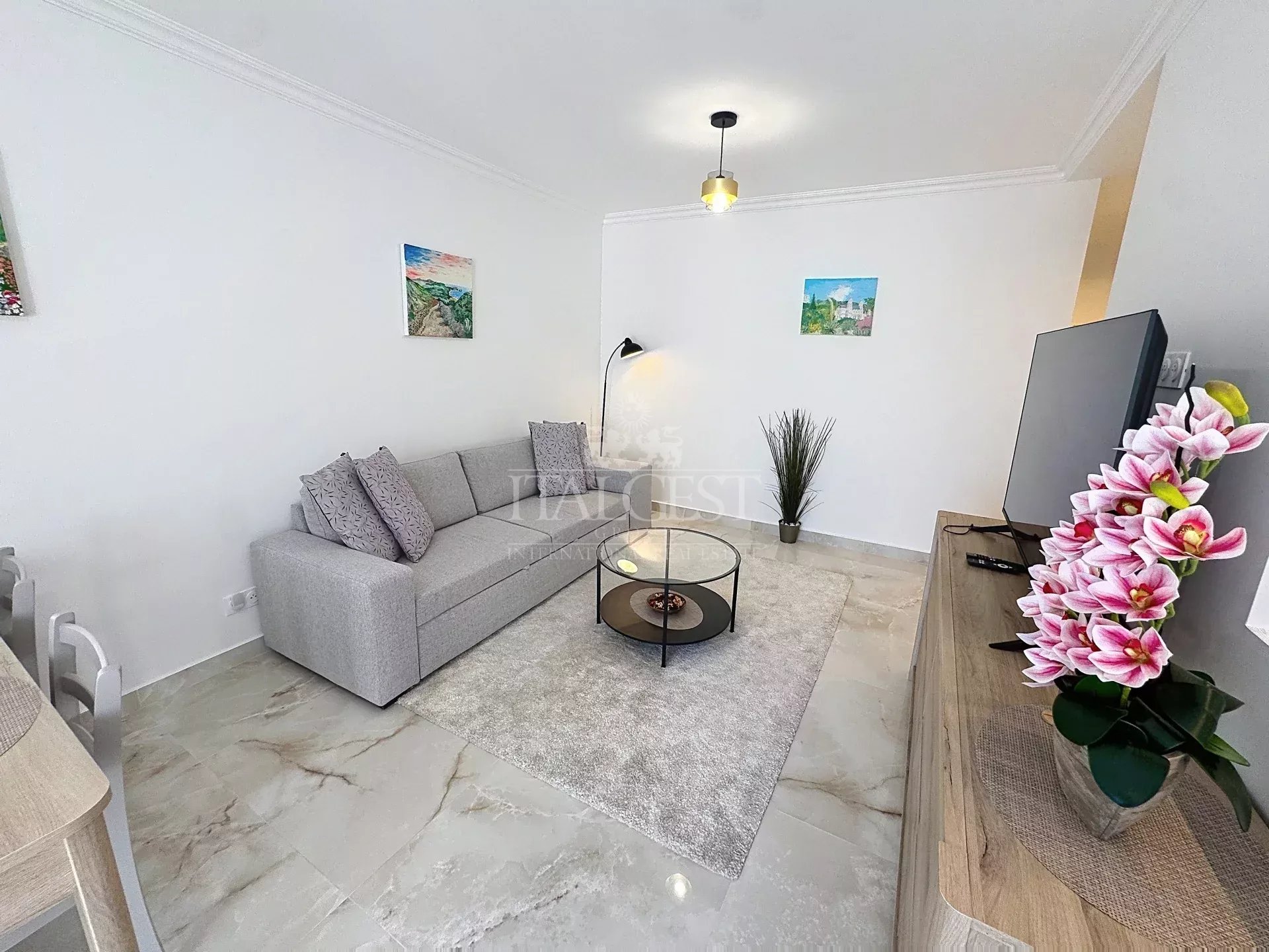 Nice Madeleine – Renovated two‑bedroom apartment