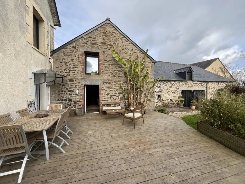 Maison en pierre avec dépendances à 2 km  Saint-Suliac, à 5 minutes de la plage –