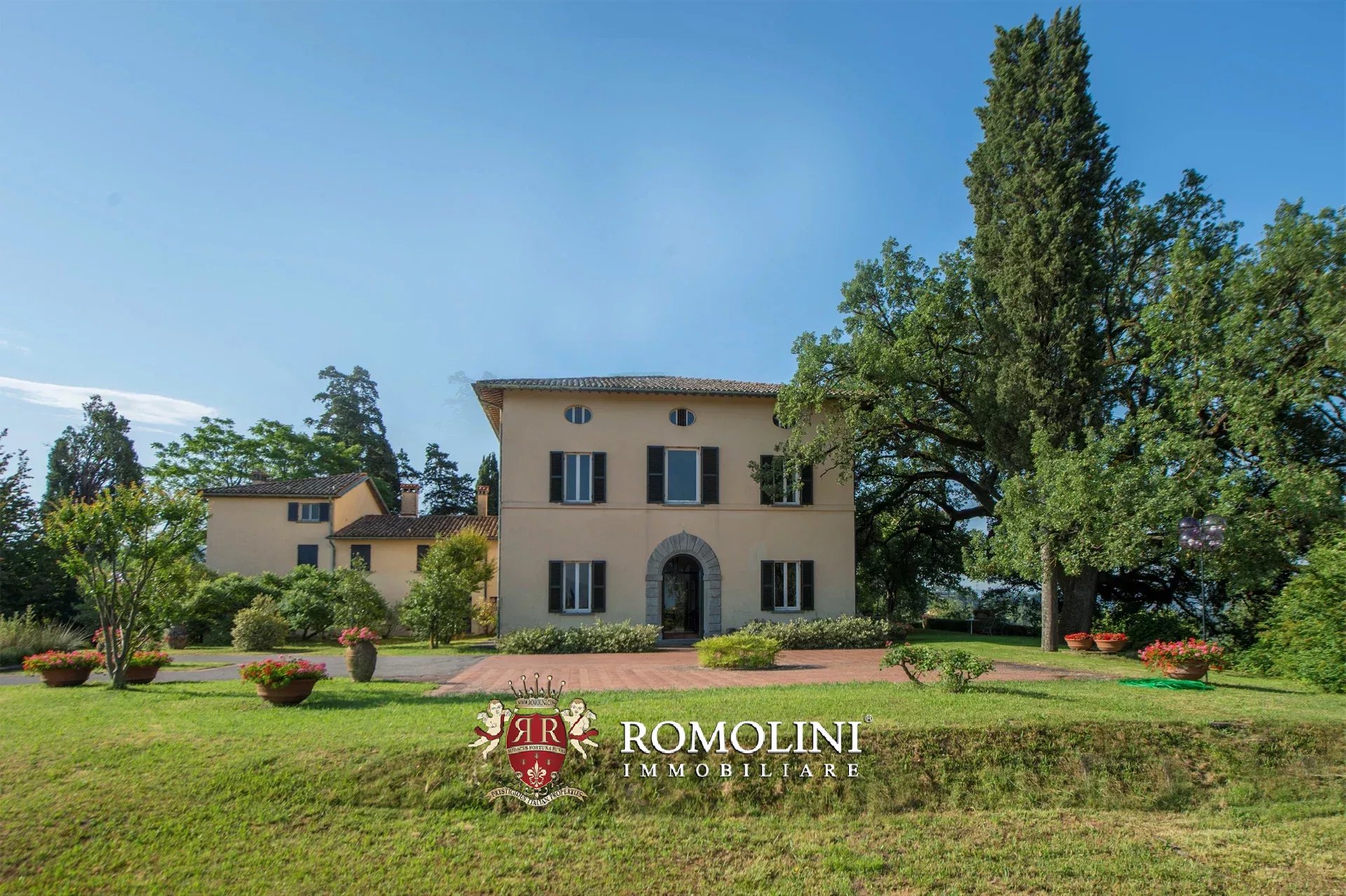 10 Bedroom Villa/Townhouse's Image 7