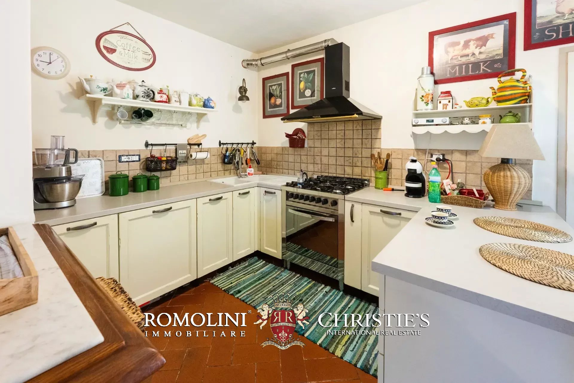 5 Bedroom Villa/Townhouse's Image 15