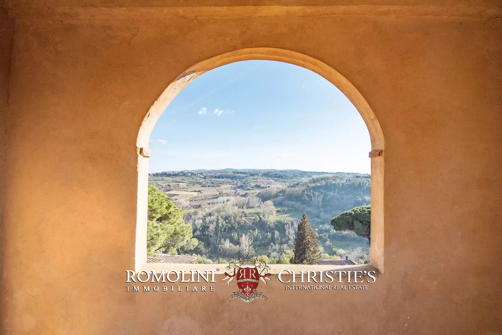 LUXURY PERIOD VILLA FOR SALE NEAR PISA, TUSCANY