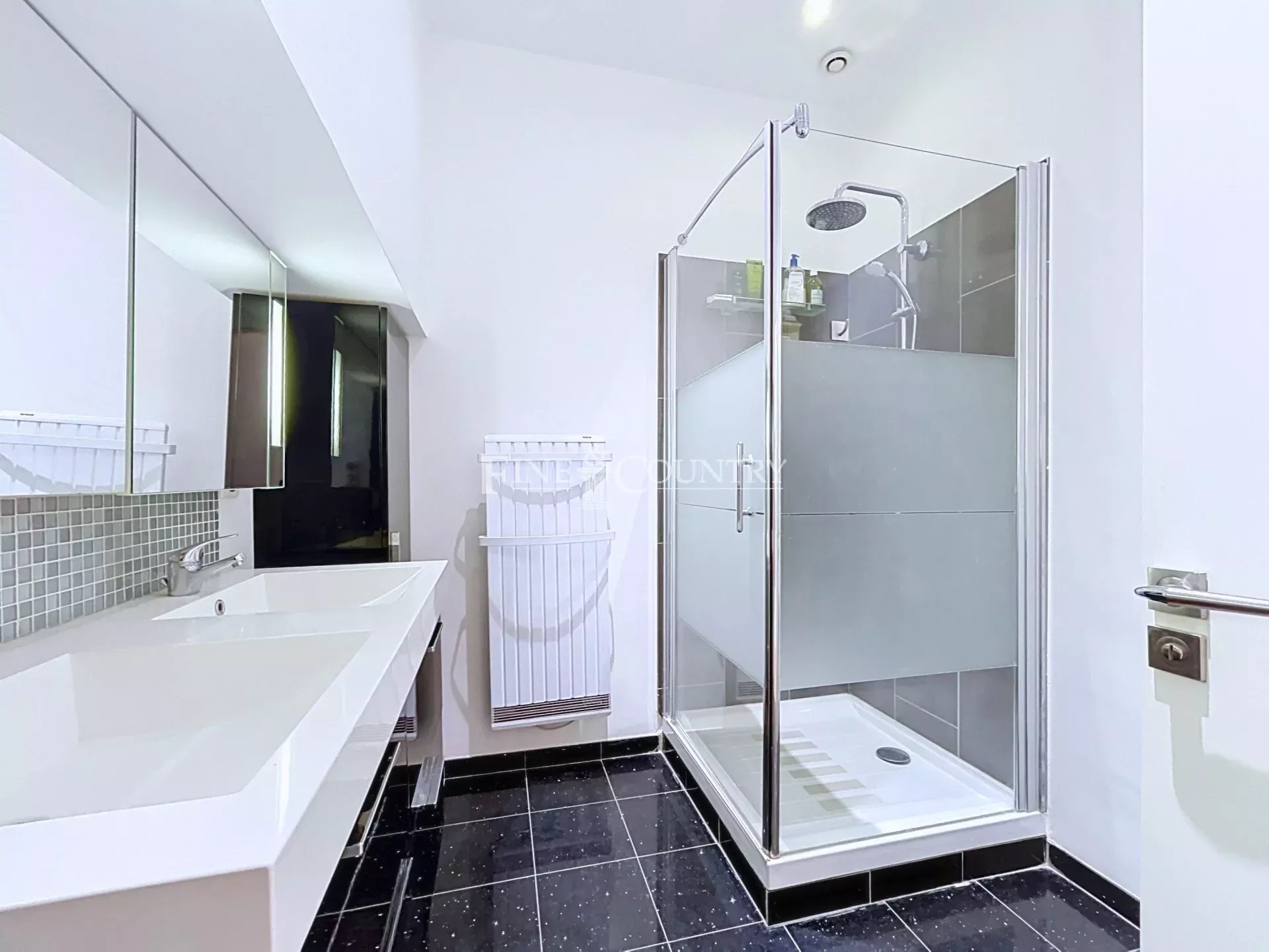 Photo of Appartment 3 bedrooms for sale in Cannes Banane