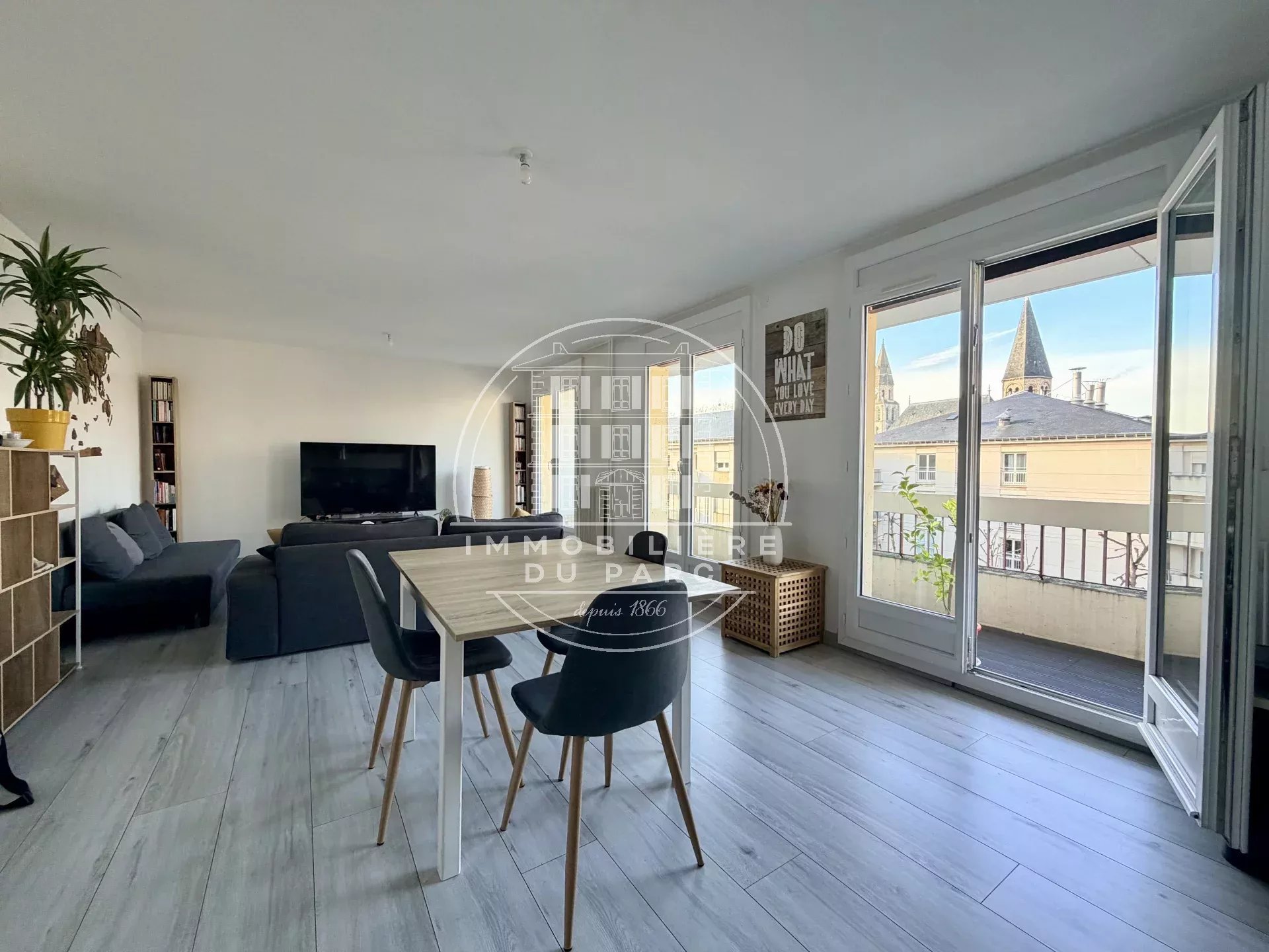 Agence immobilière de 