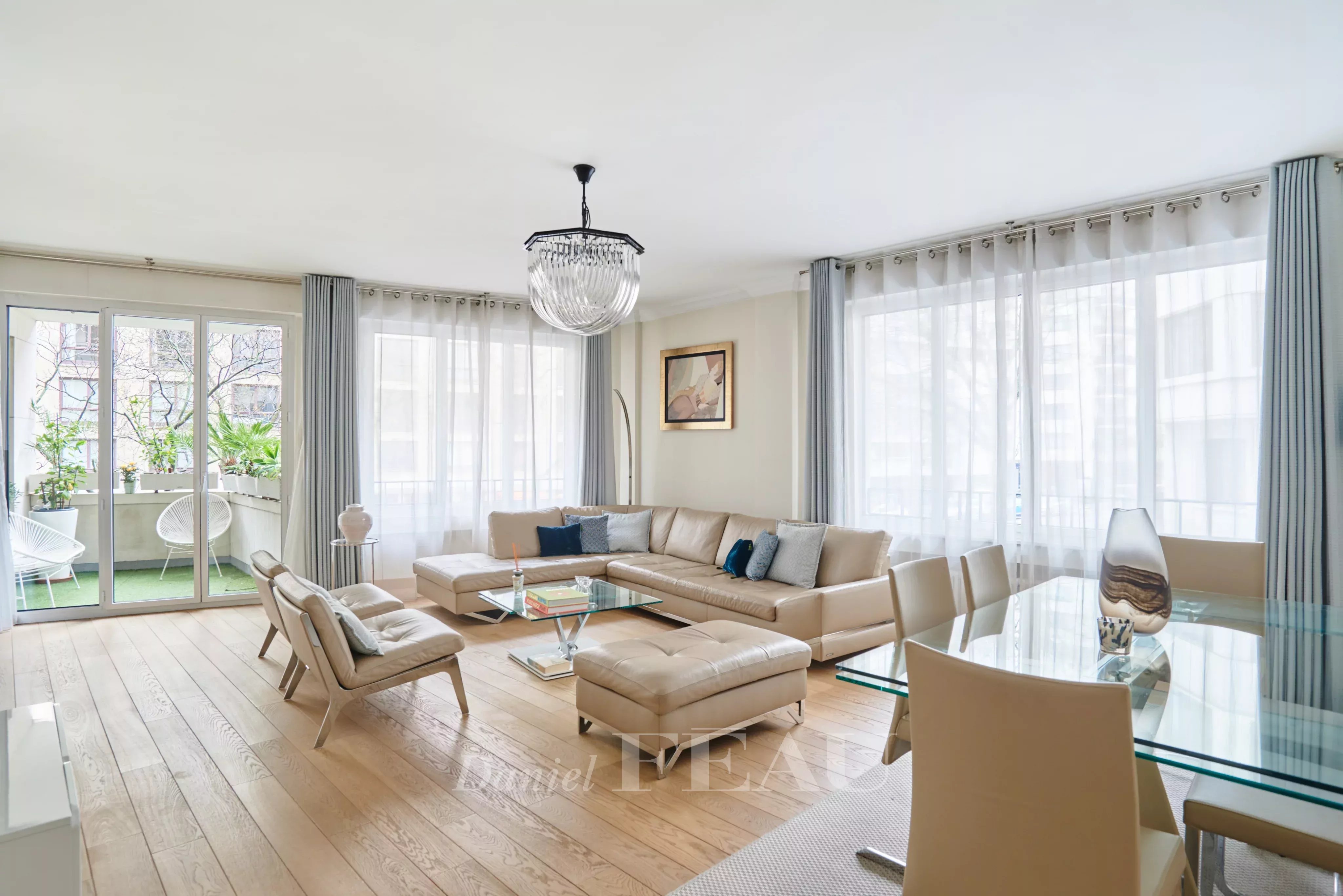 Sale Apartment Paris 16th