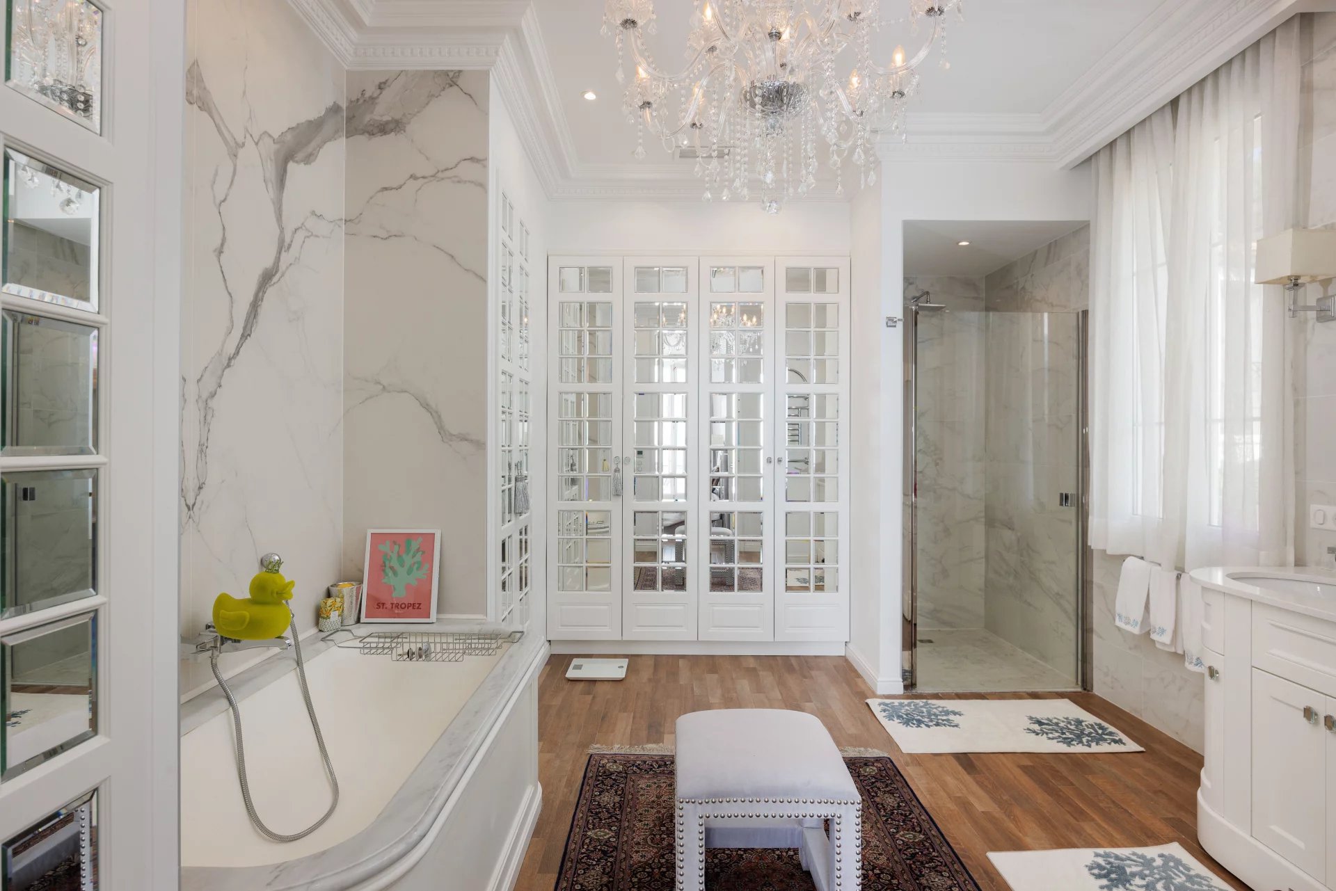 Tastefully renovated villa with guest house and open views